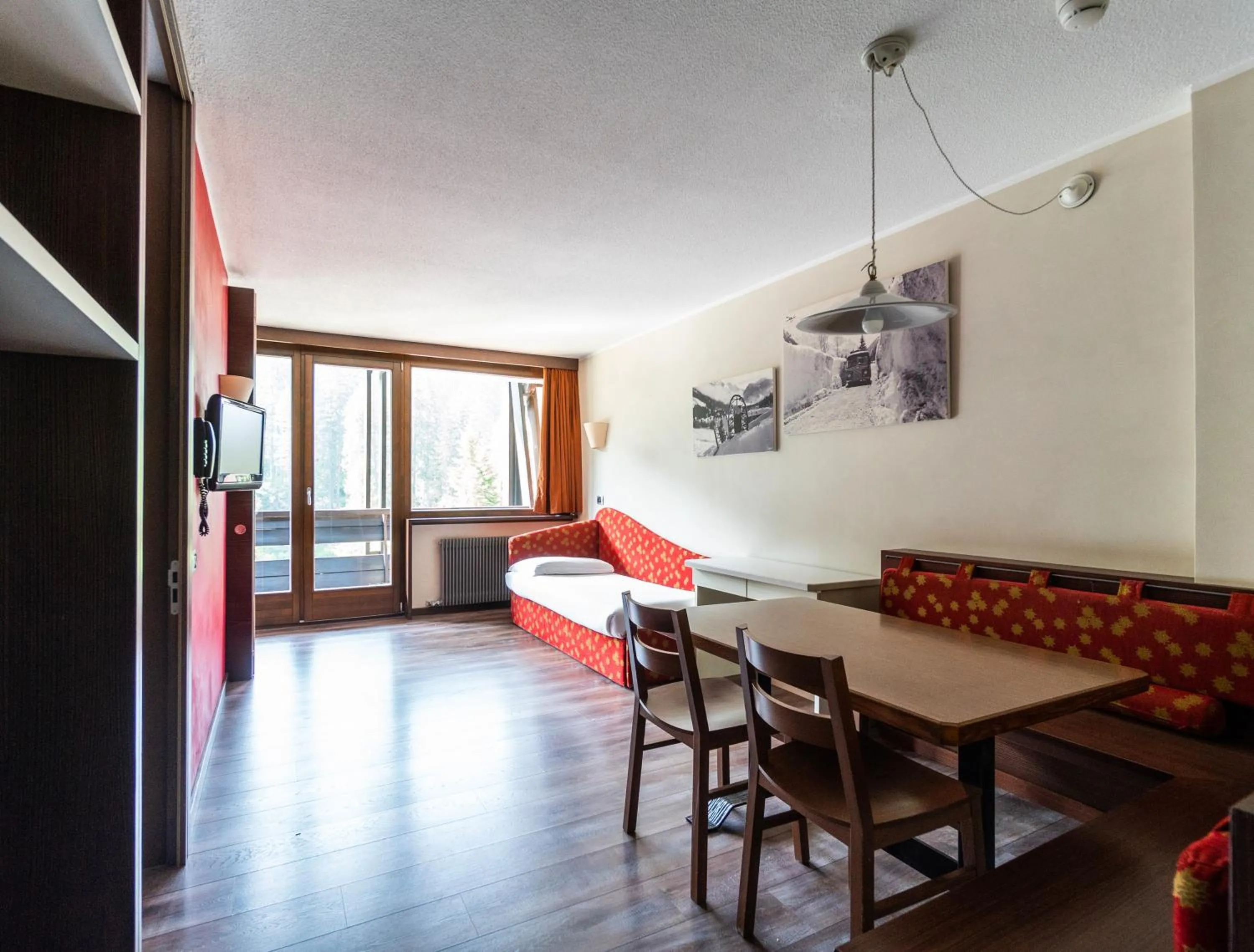 Photo of the whole room in Ambiez Residencehotel