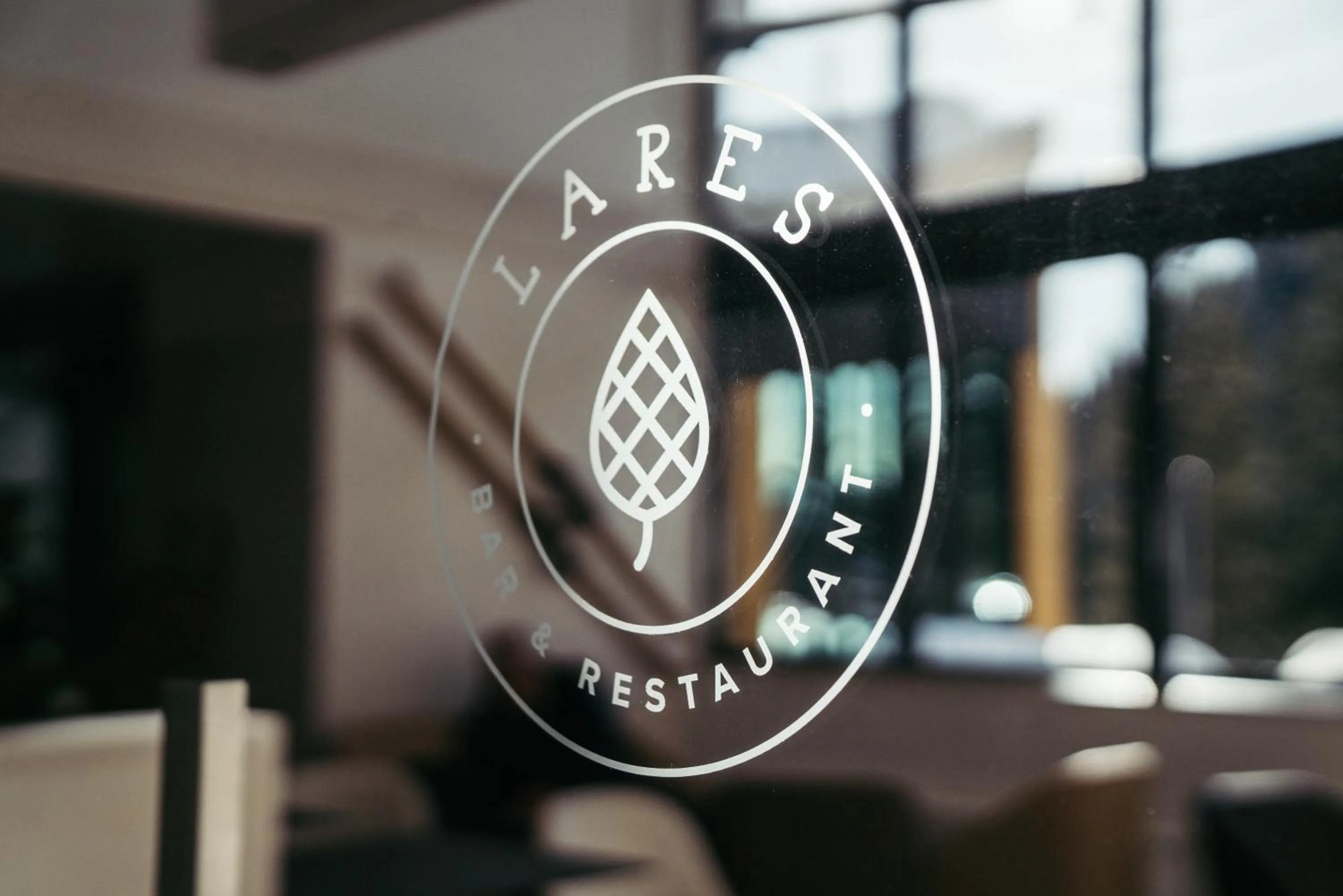 Restaurant/places to eat in Ambiez Residencehotel
