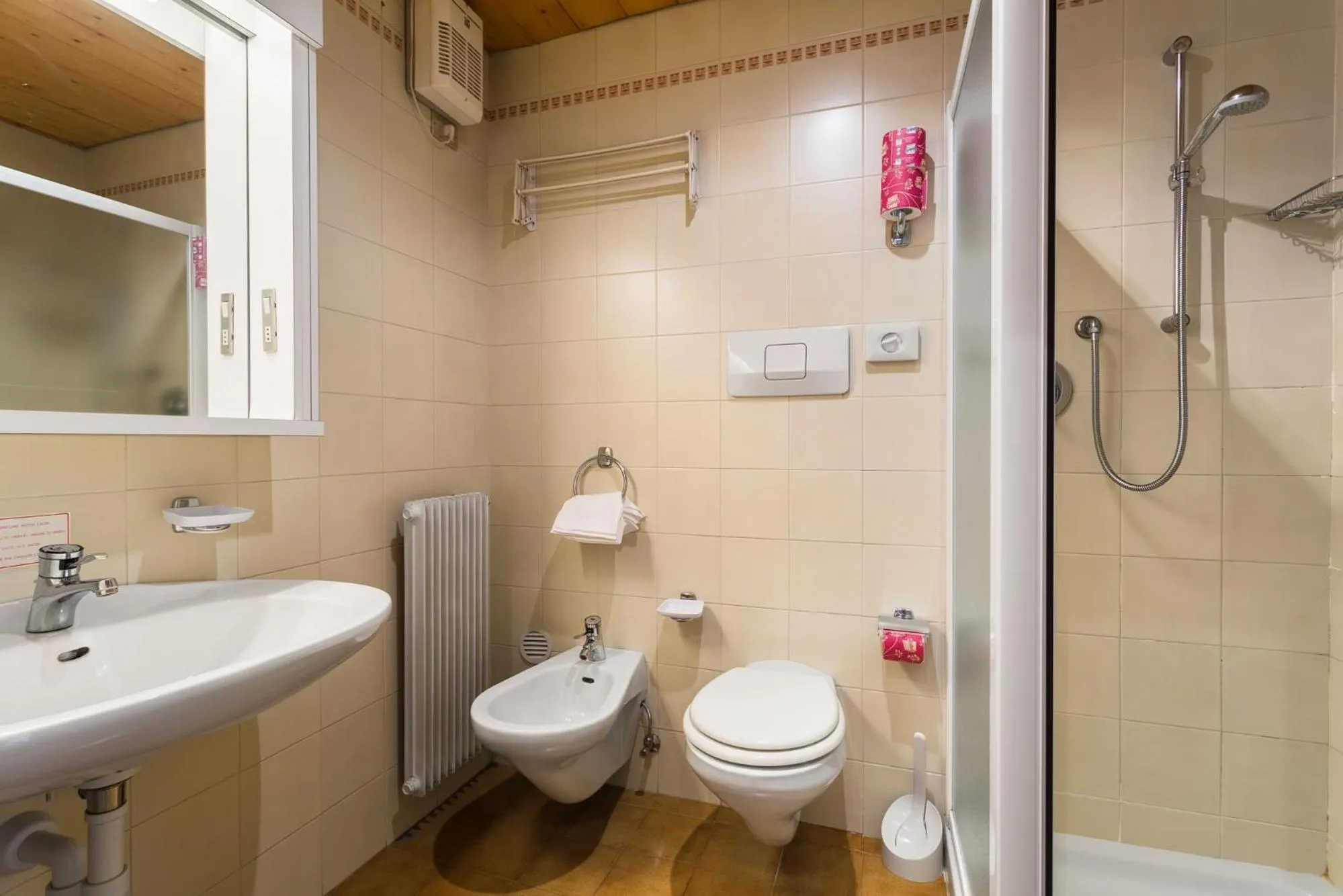 Toilet in Ambiez Residencehotel