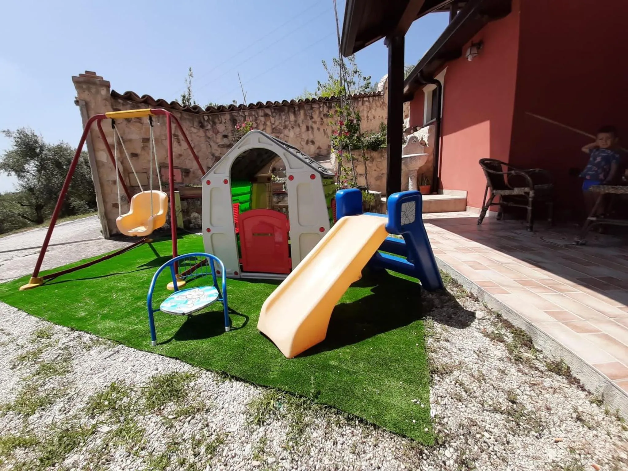 Patio in B&b Villa Santa Sofia by holidayngo