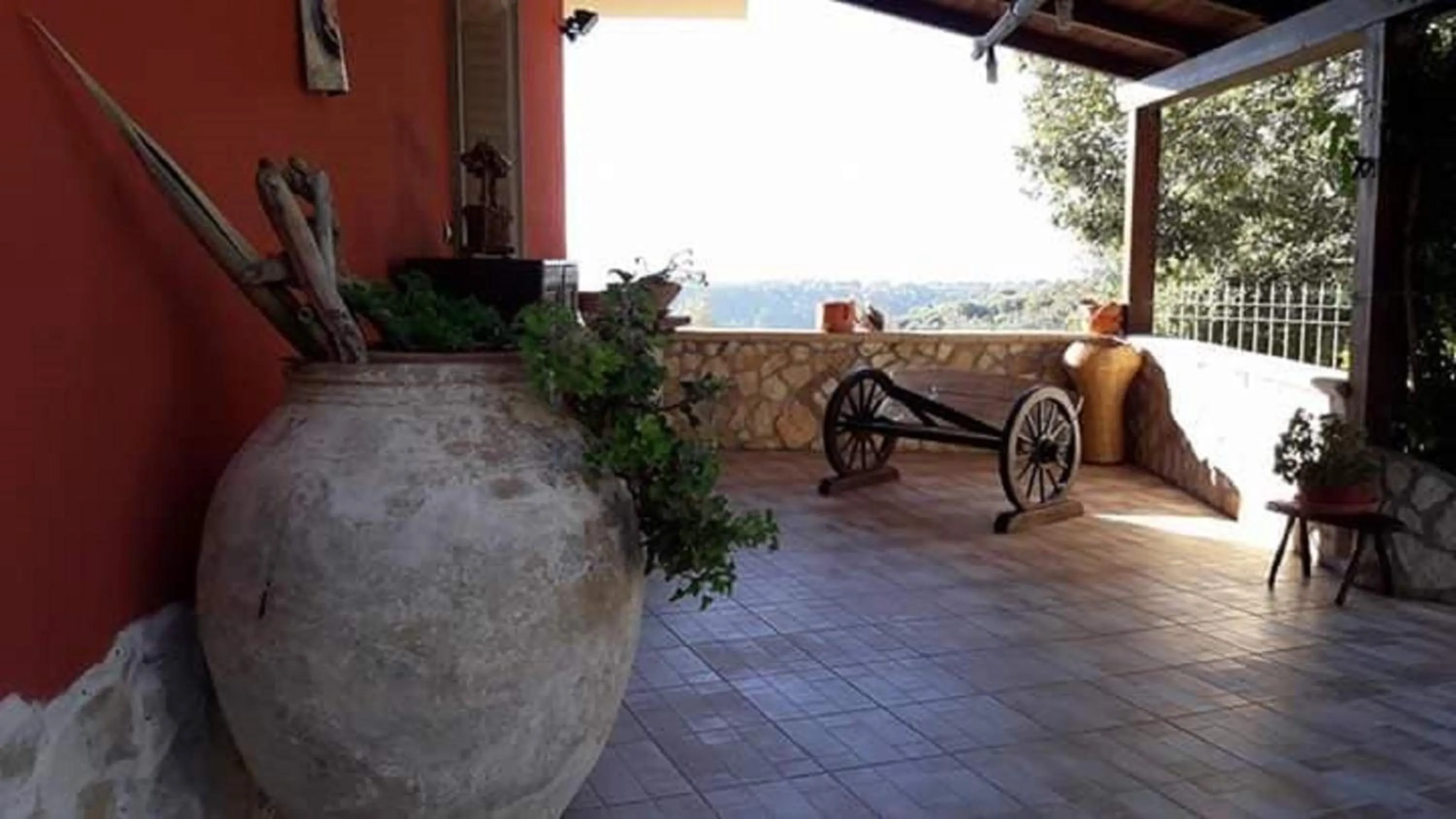 Patio in B&b Villa Santa Sofia by holidayngo