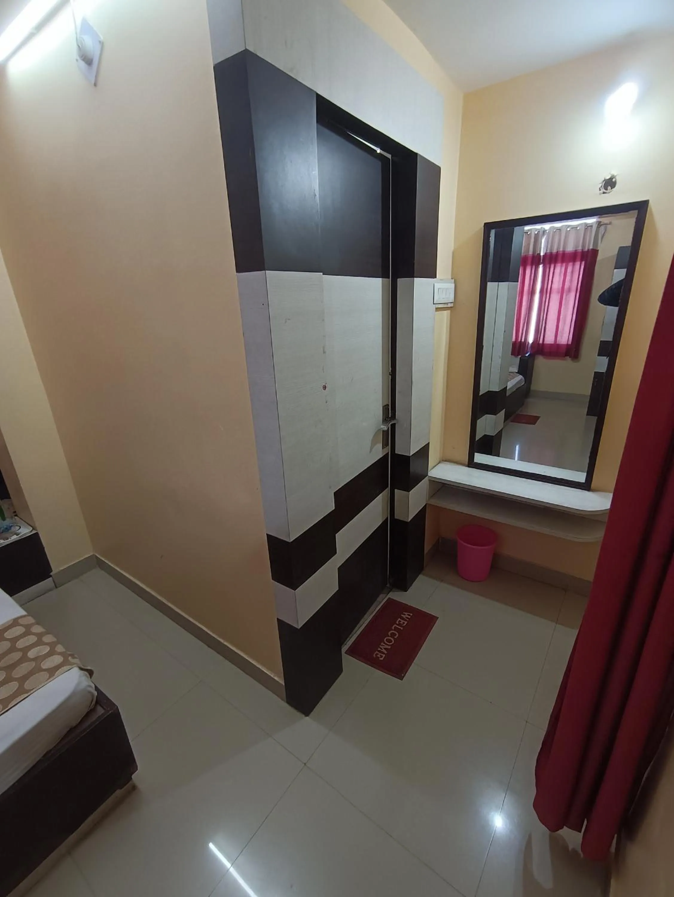 Bed in Hotel Viraat Inn