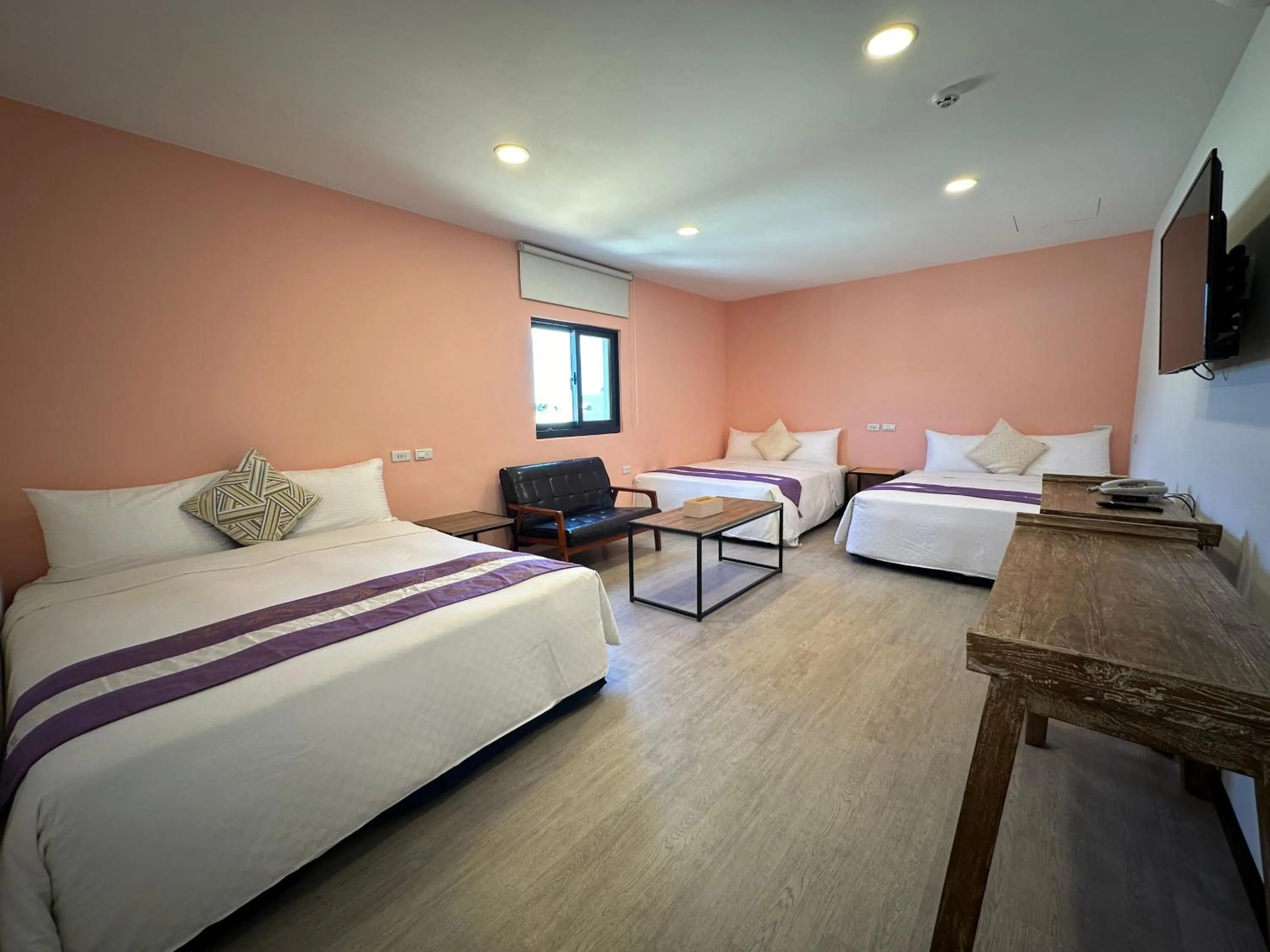 Bedroom, Bed in Kenting Sunhow Inn