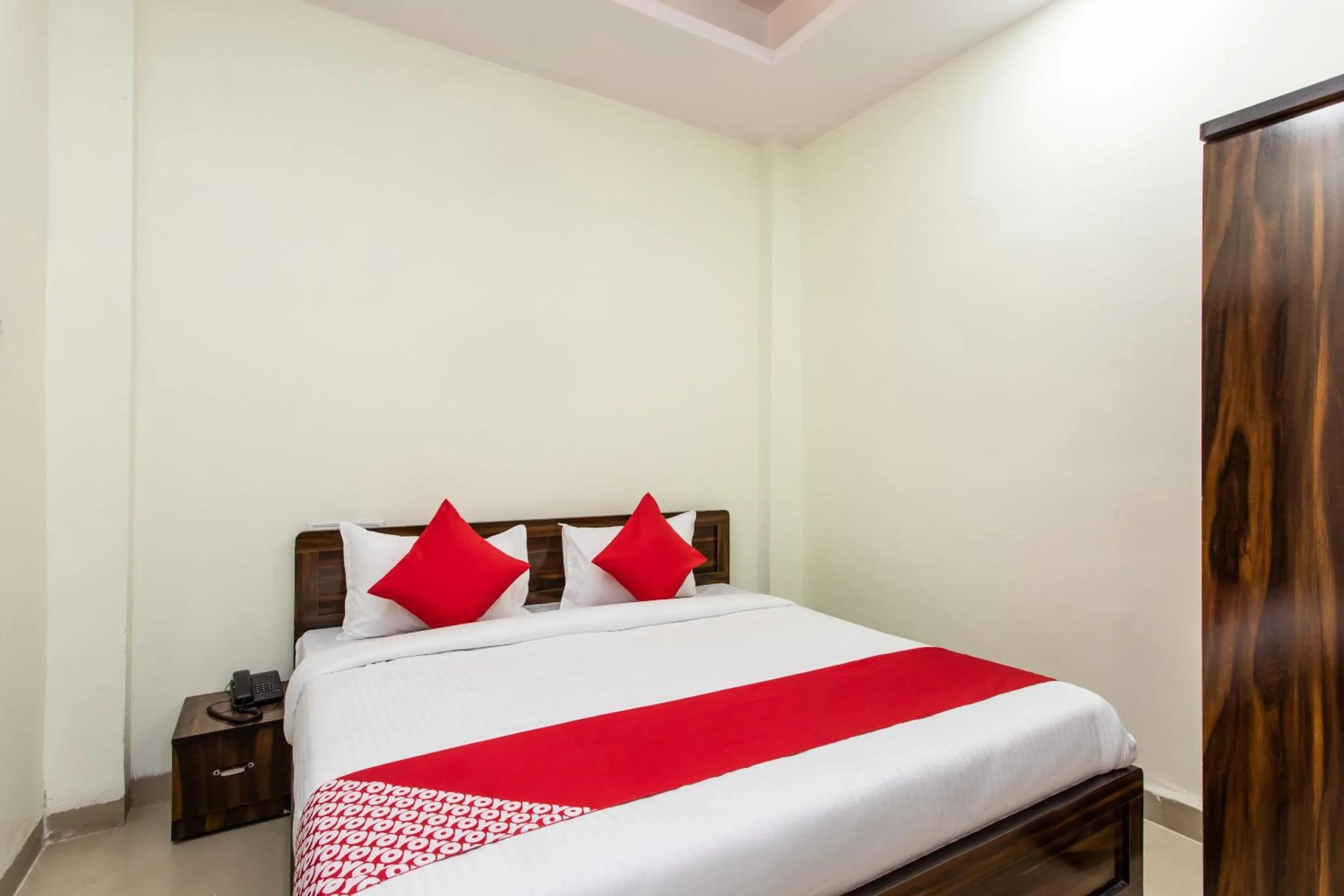 Bedroom, Bed in Hotel O Manjulam Regency