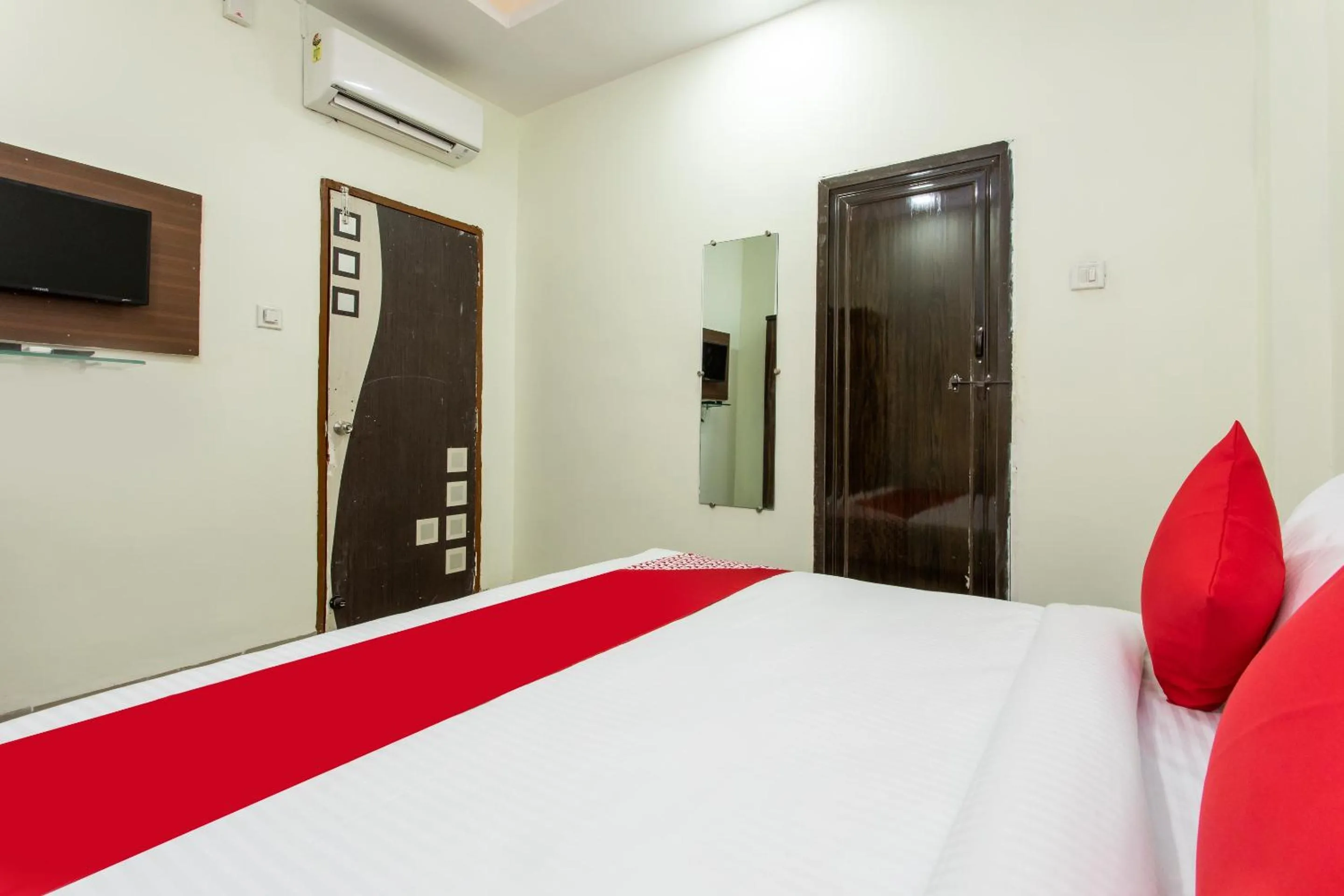 Bedroom, Bed in Hotel O Manjulam Regency