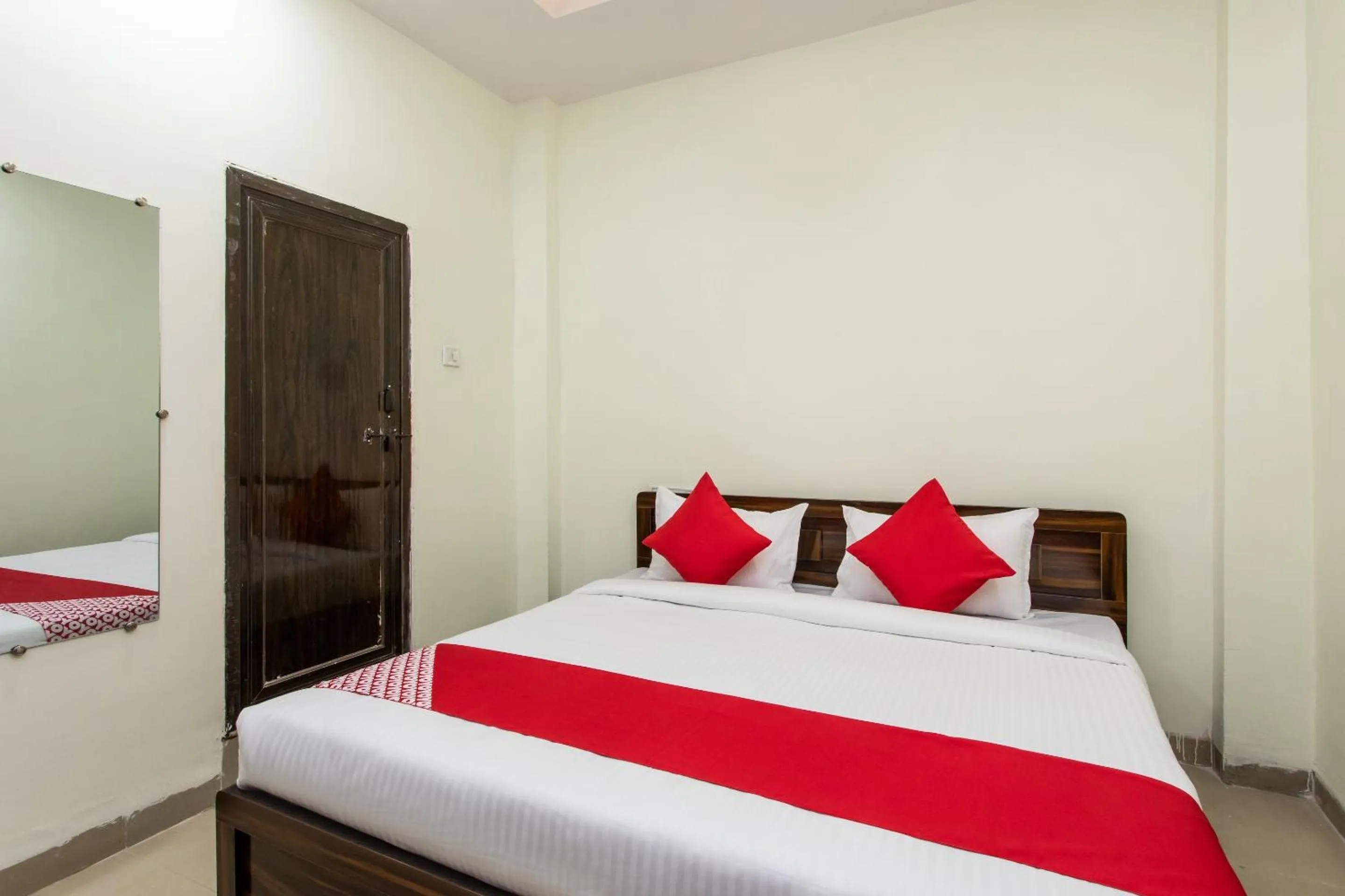 Bedroom, Bed in Hotel O Manjulam Regency