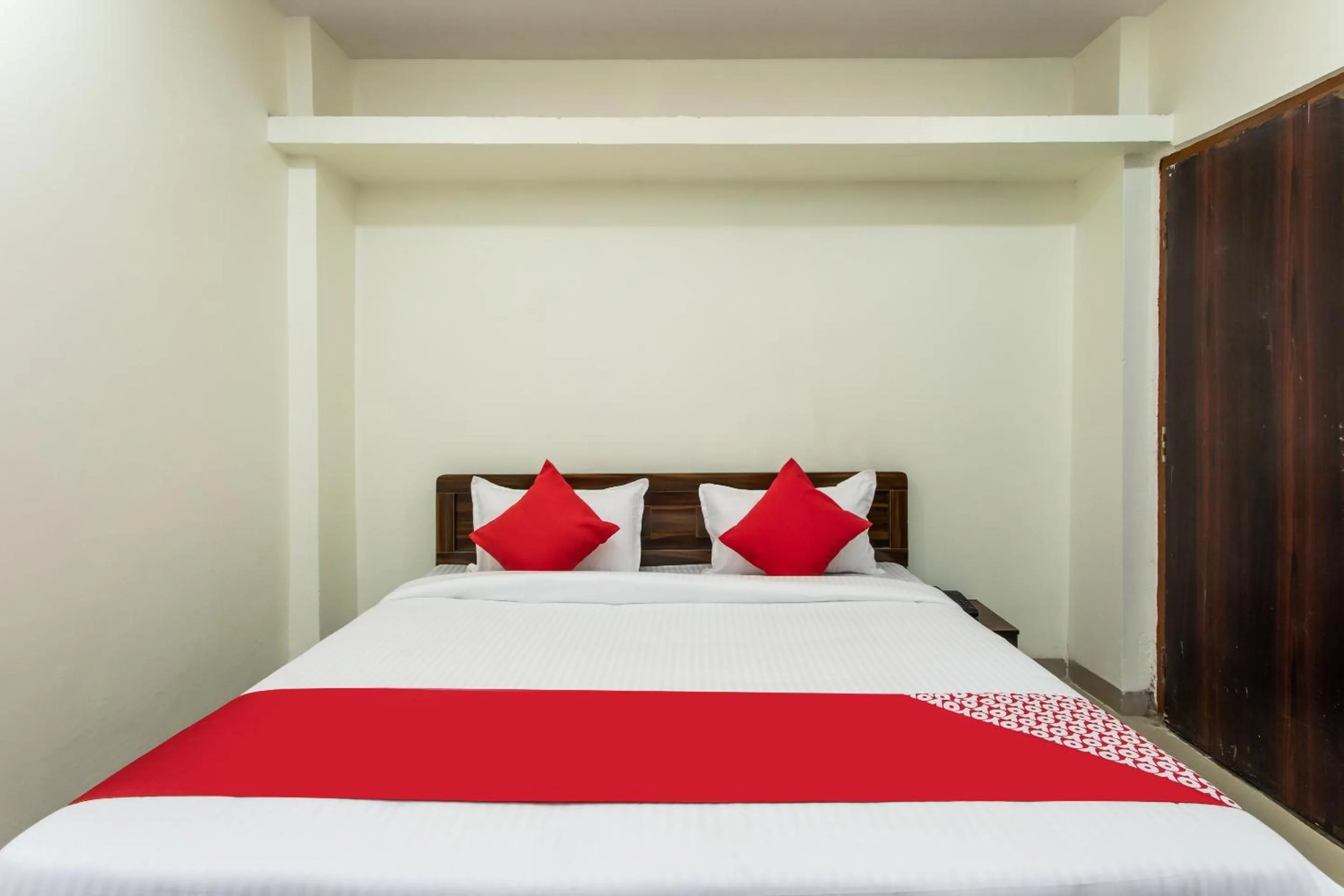 Bedroom, Bed in Hotel O Manjulam Regency