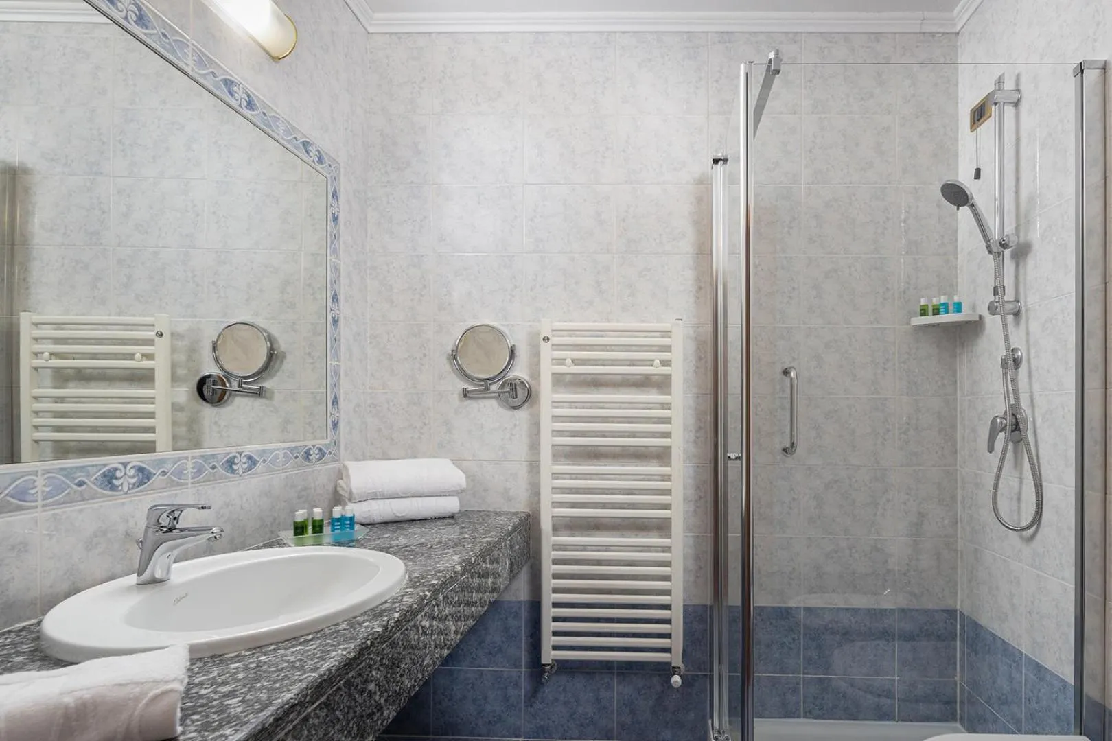 Bathroom in Hotel Savoy Palace - Tonelli Hotels