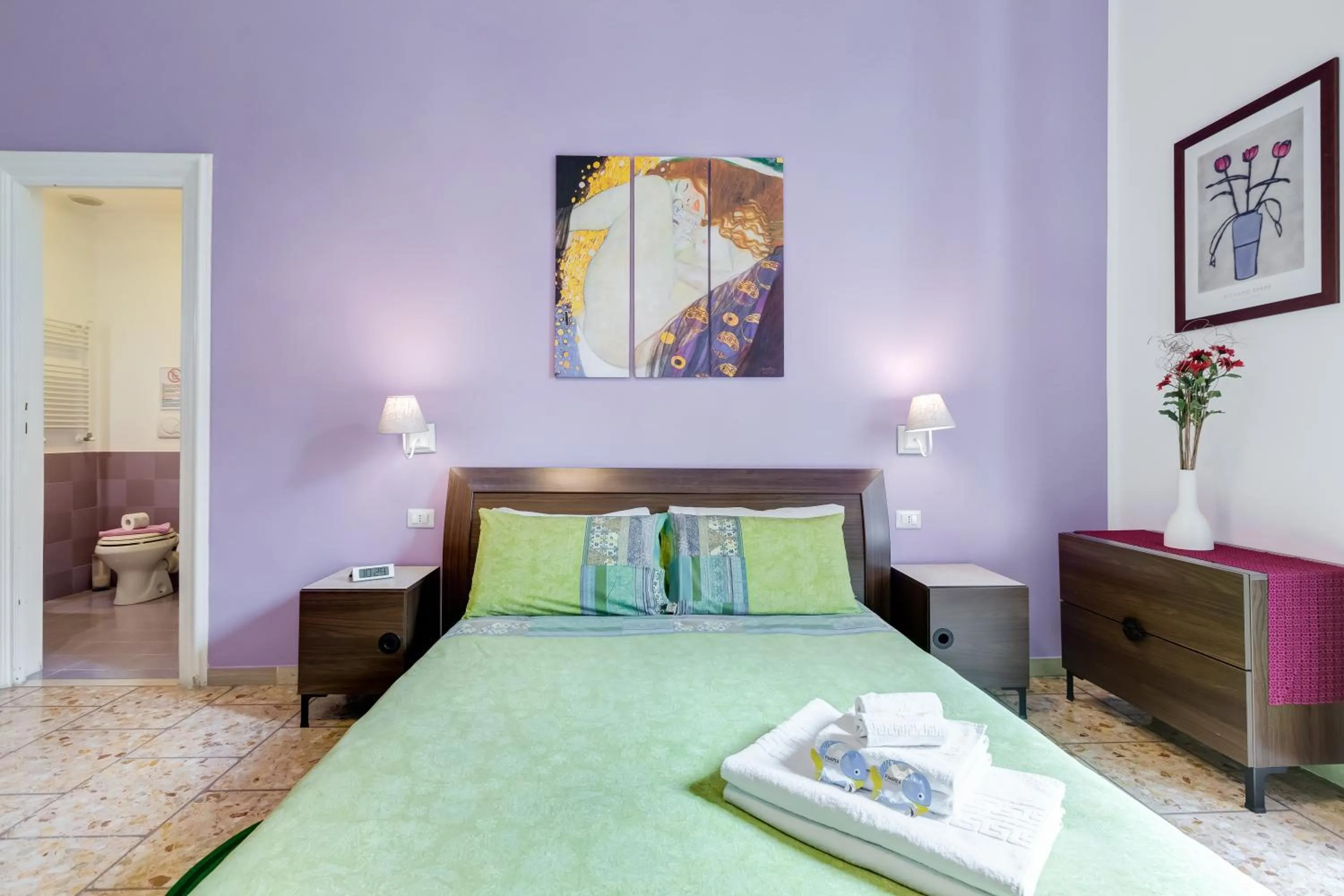 Bed in 2 Passi Al Colosseo B&B