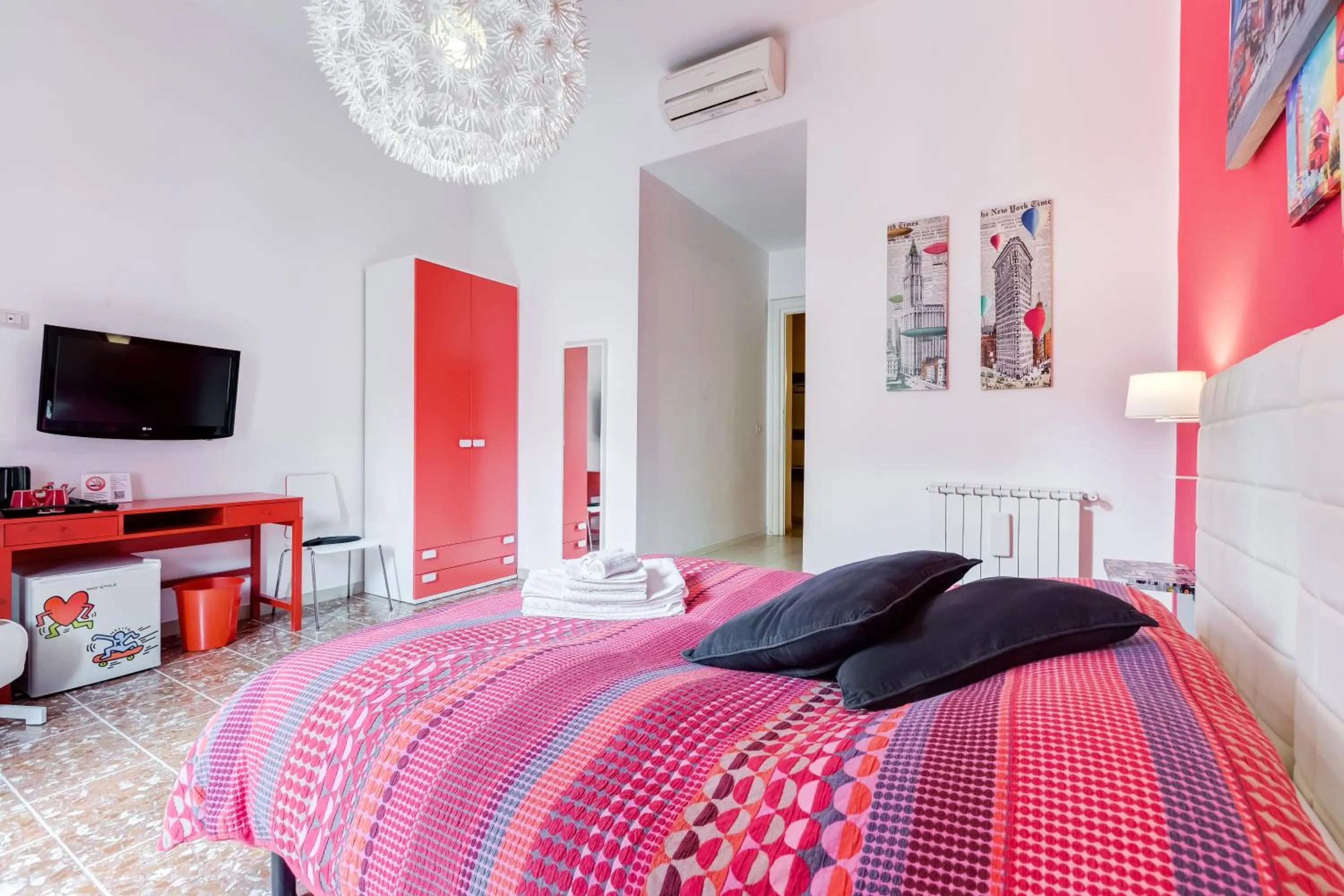 TV and multimedia, Bed in 2 Passi Al Colosseo B&B