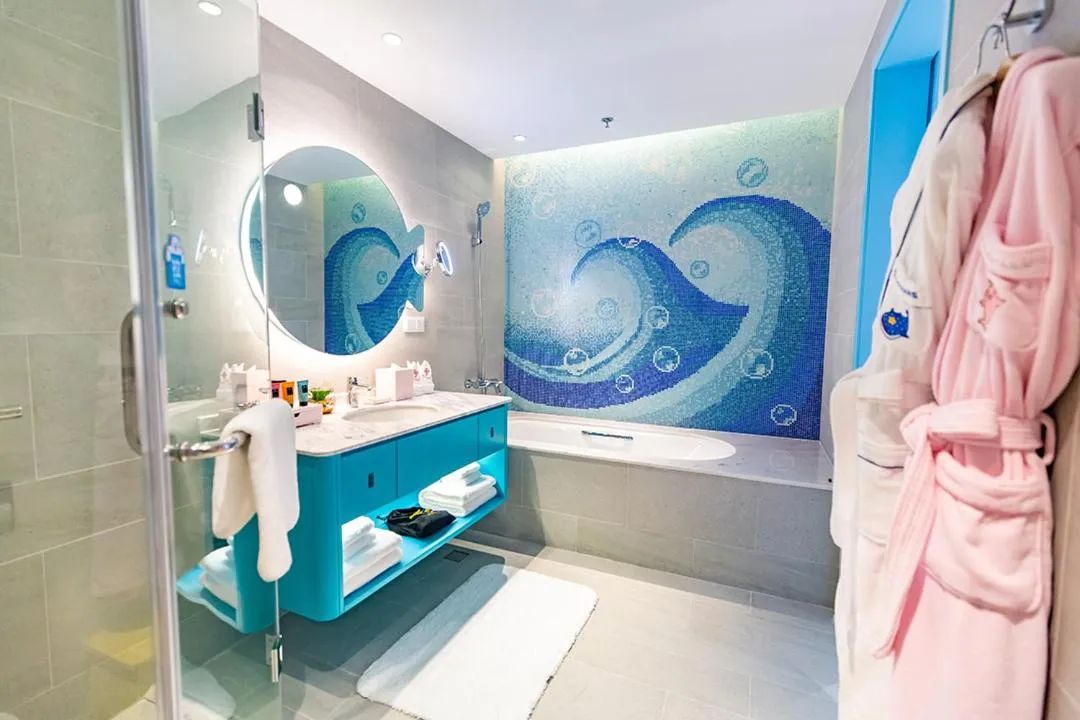 Toilet in Shanghai Haichang Ocean Park Resort Hotel