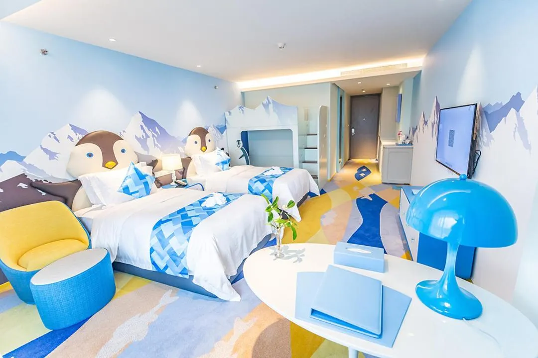 Bed in Shanghai Haichang Ocean Park Resort Hotel