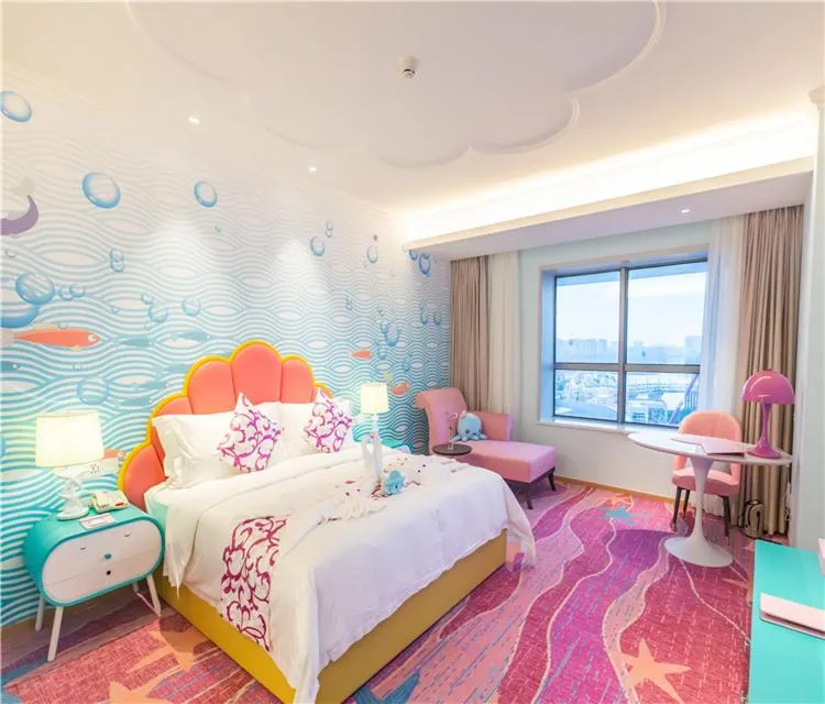 Property building, Bed in Shanghai Haichang Ocean Park Resort Hotel