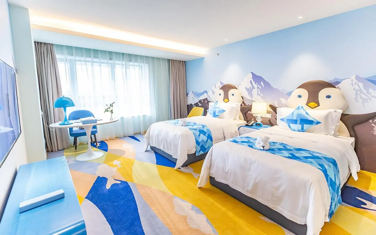 Bed in Shanghai Haichang Ocean Park Resort Hotel