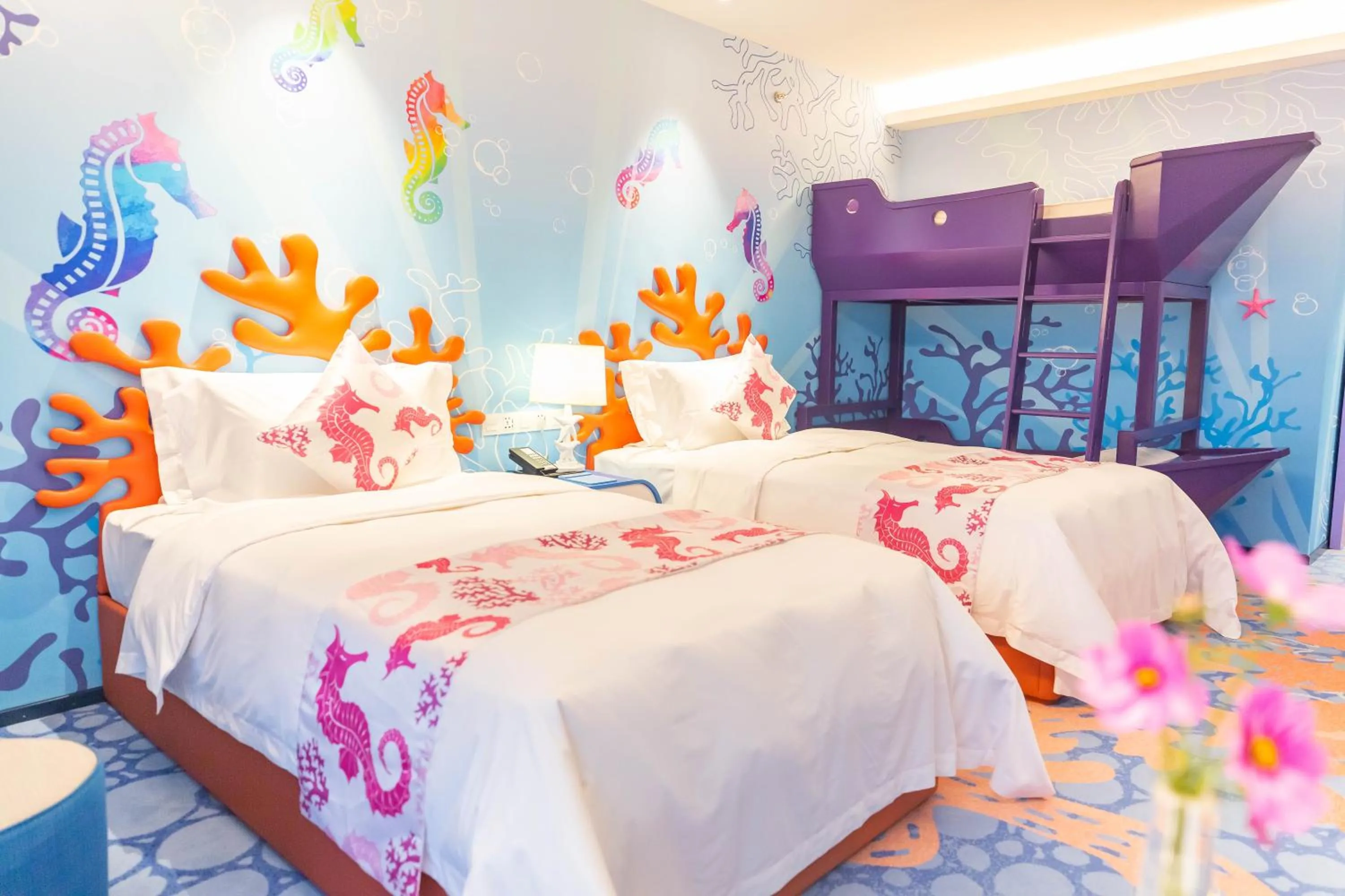 Bed in Shanghai Haichang Ocean Park Resort Hotel