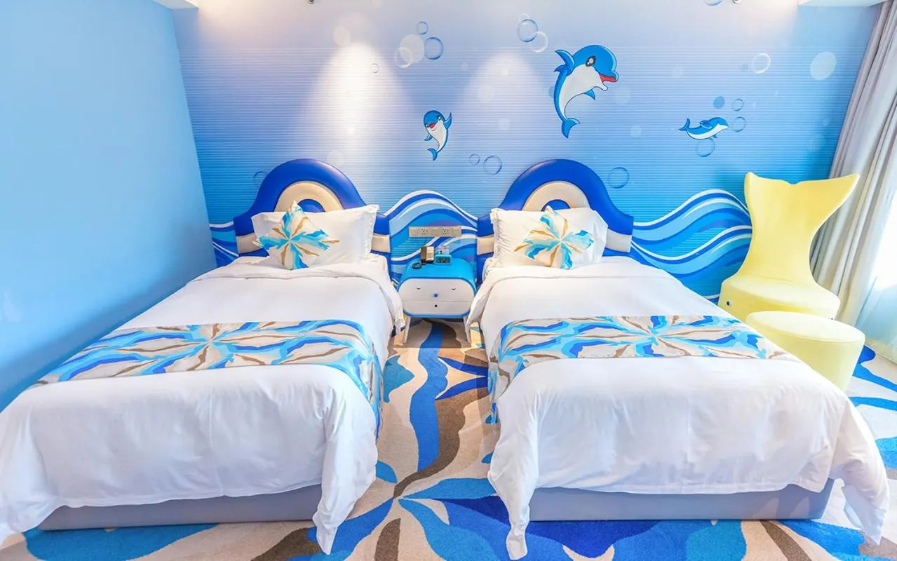 Bedroom, Bed in Shanghai Haichang Ocean Park Resort Hotel