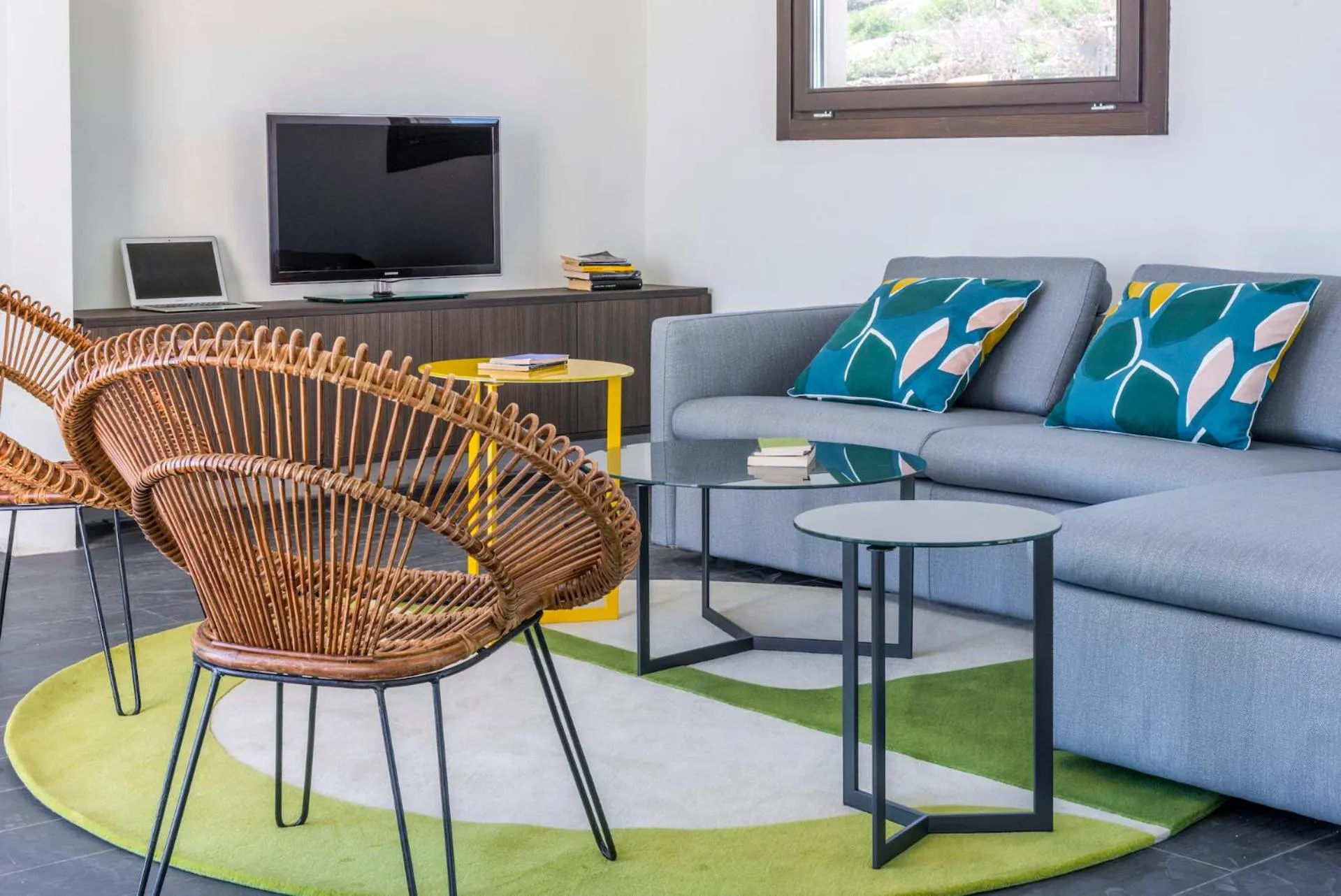 Communal lounge/ TV room in Villa Pirreca