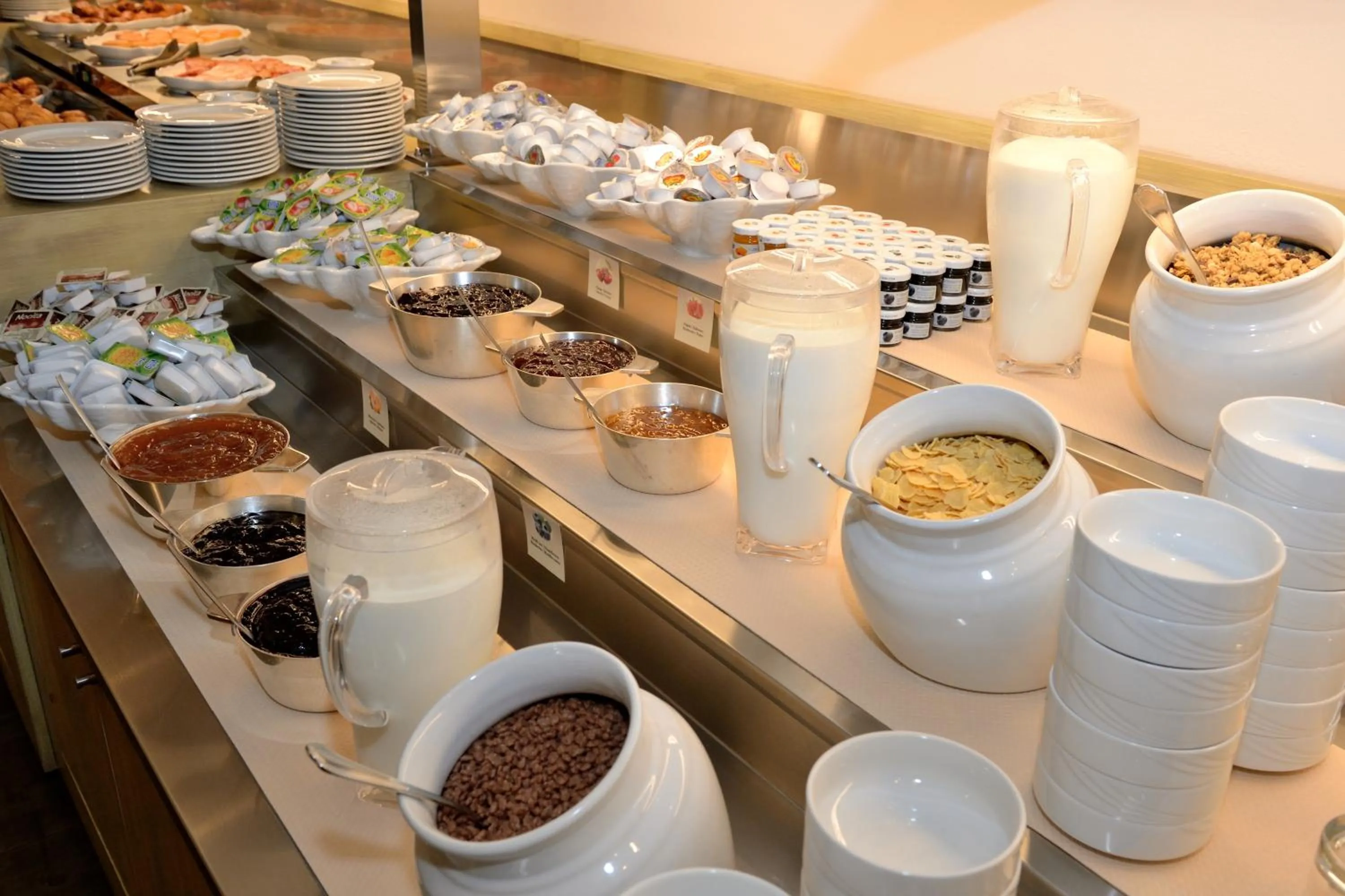 Continental breakfast in Palace Hotel Città