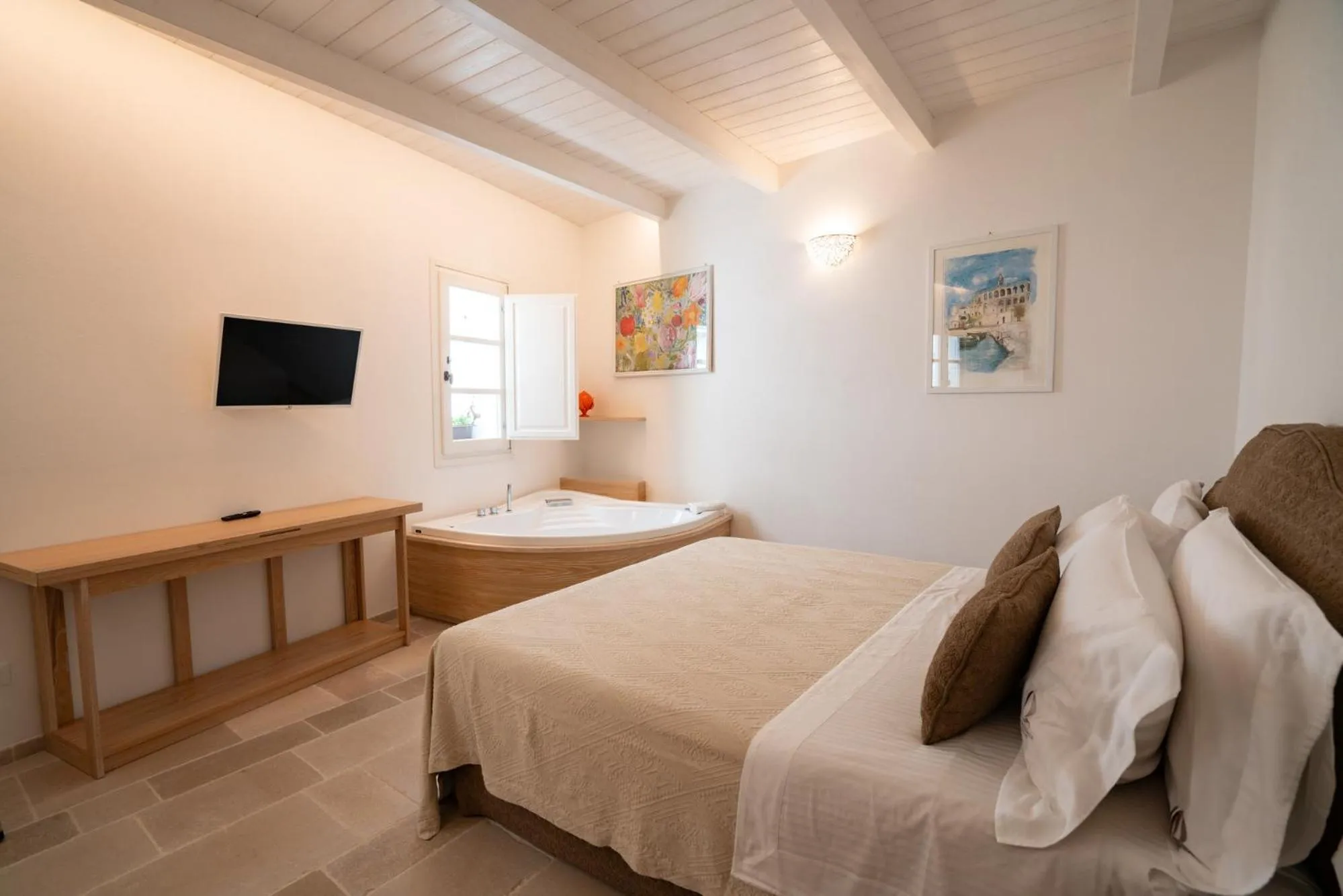 Hot Tub, Bed in Quintessenza Luxury Domus