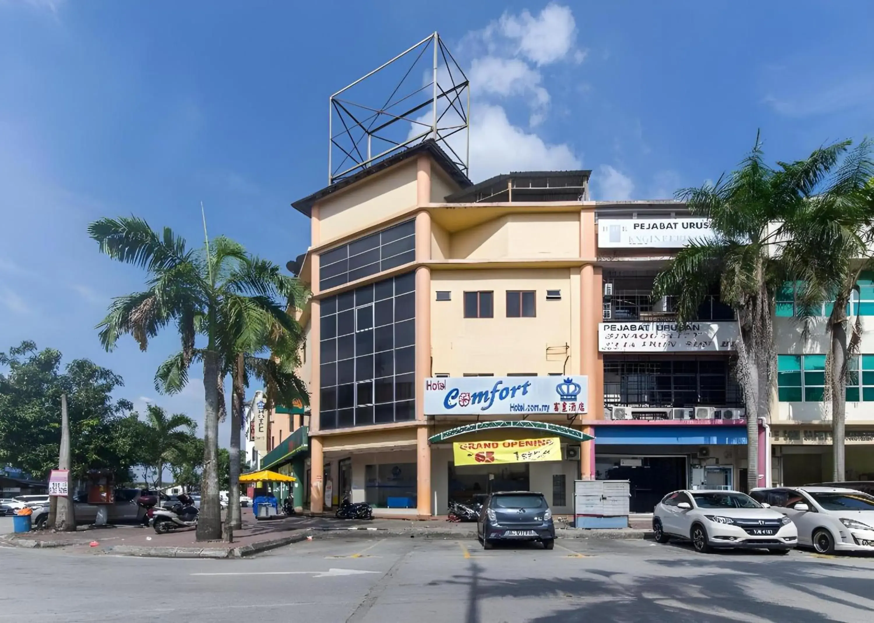 Property building in Super OYO 828 Comfort Hotel Shah Alam Property building in Super OYO 828 Comfort Hotel Shah Alam