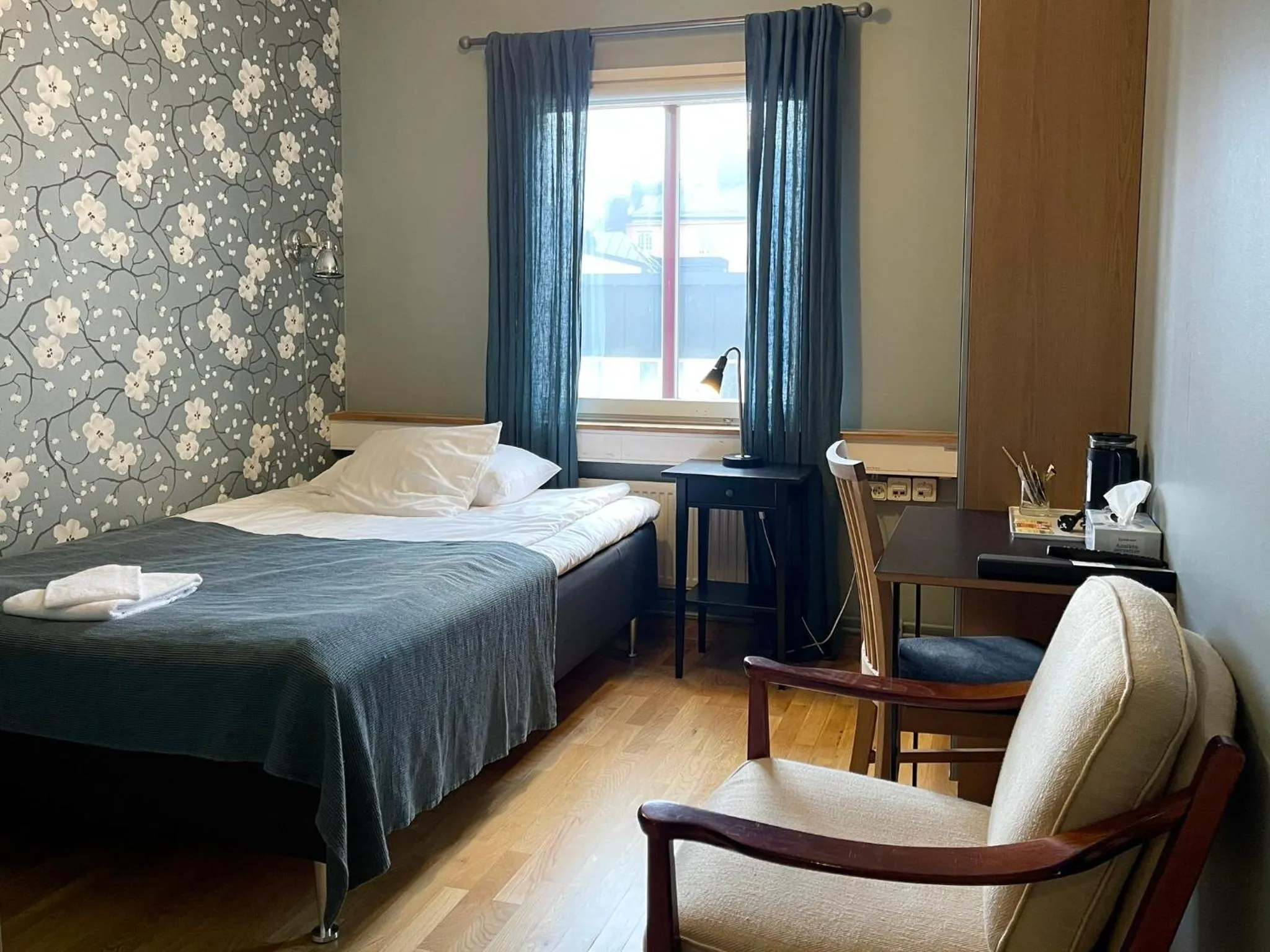 Property building, Bed in Best Western Uppsala