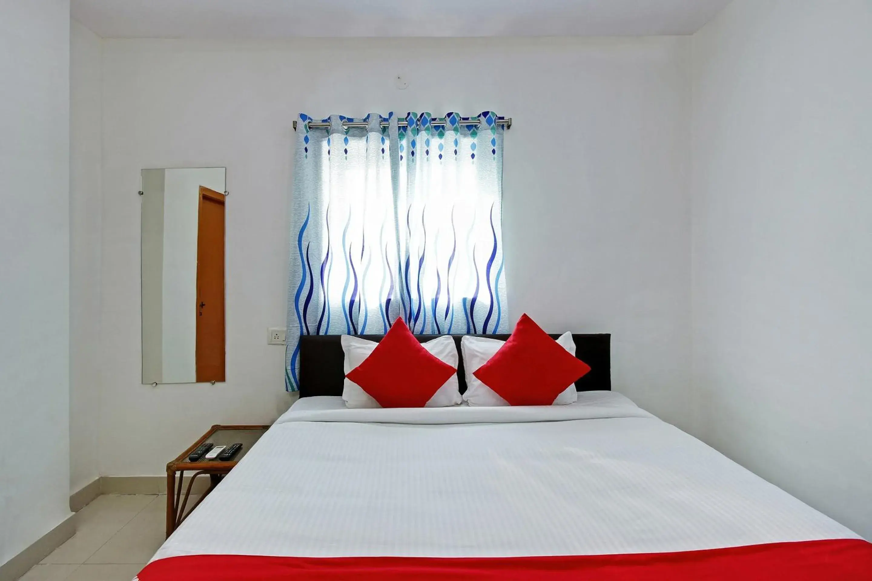 Bedroom, Bed in Super Hotel O Golden Hive Madhapur Near Shilparamam Bedroom, Bed in Super Hotel O Golden Hive Madhapur Near Shilparamam