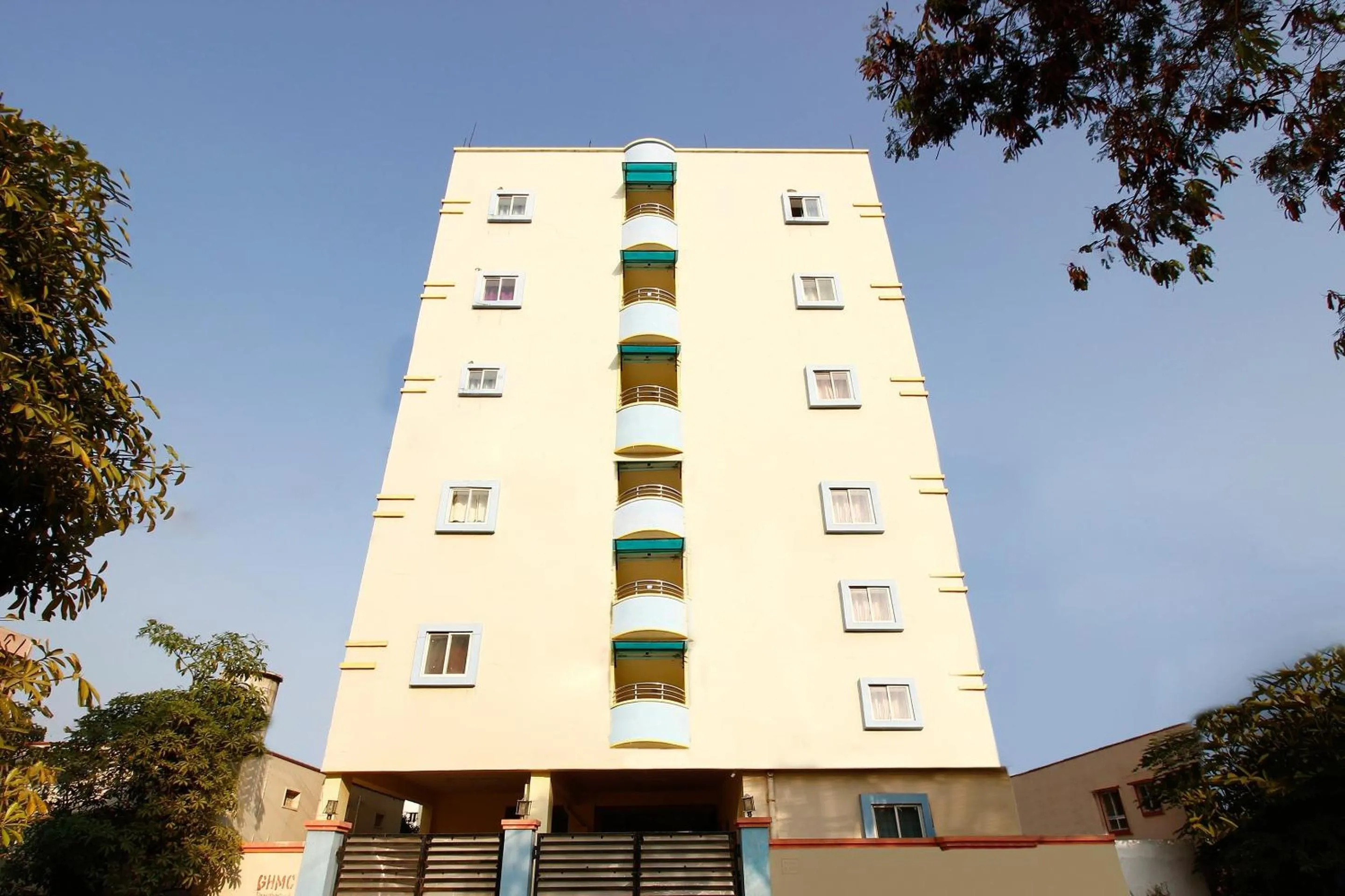 Facade/entrance in Super Hotel O Golden Hive Madhapur Near Shilparamam