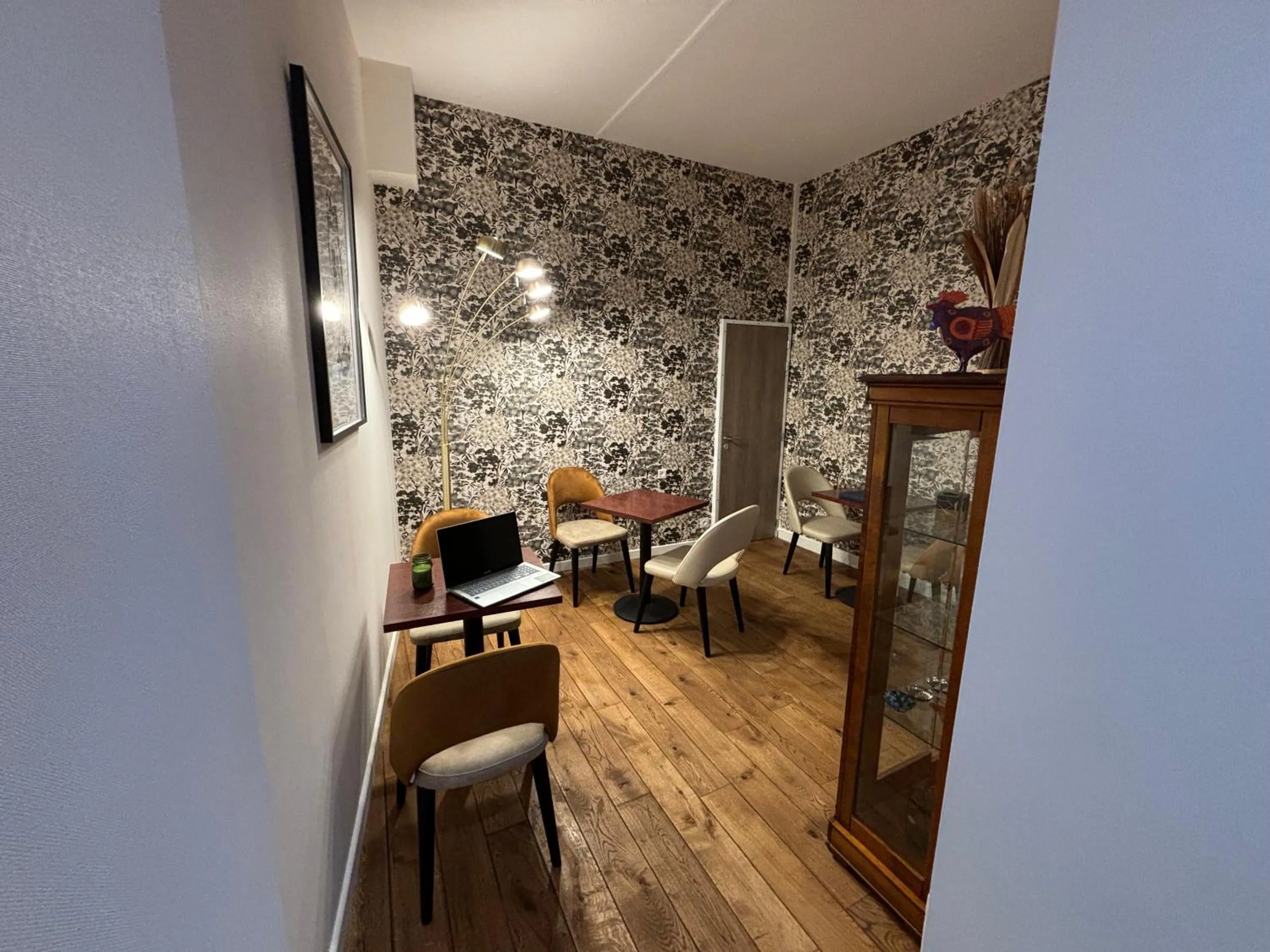 Property building in Hotel Le Jacquemart