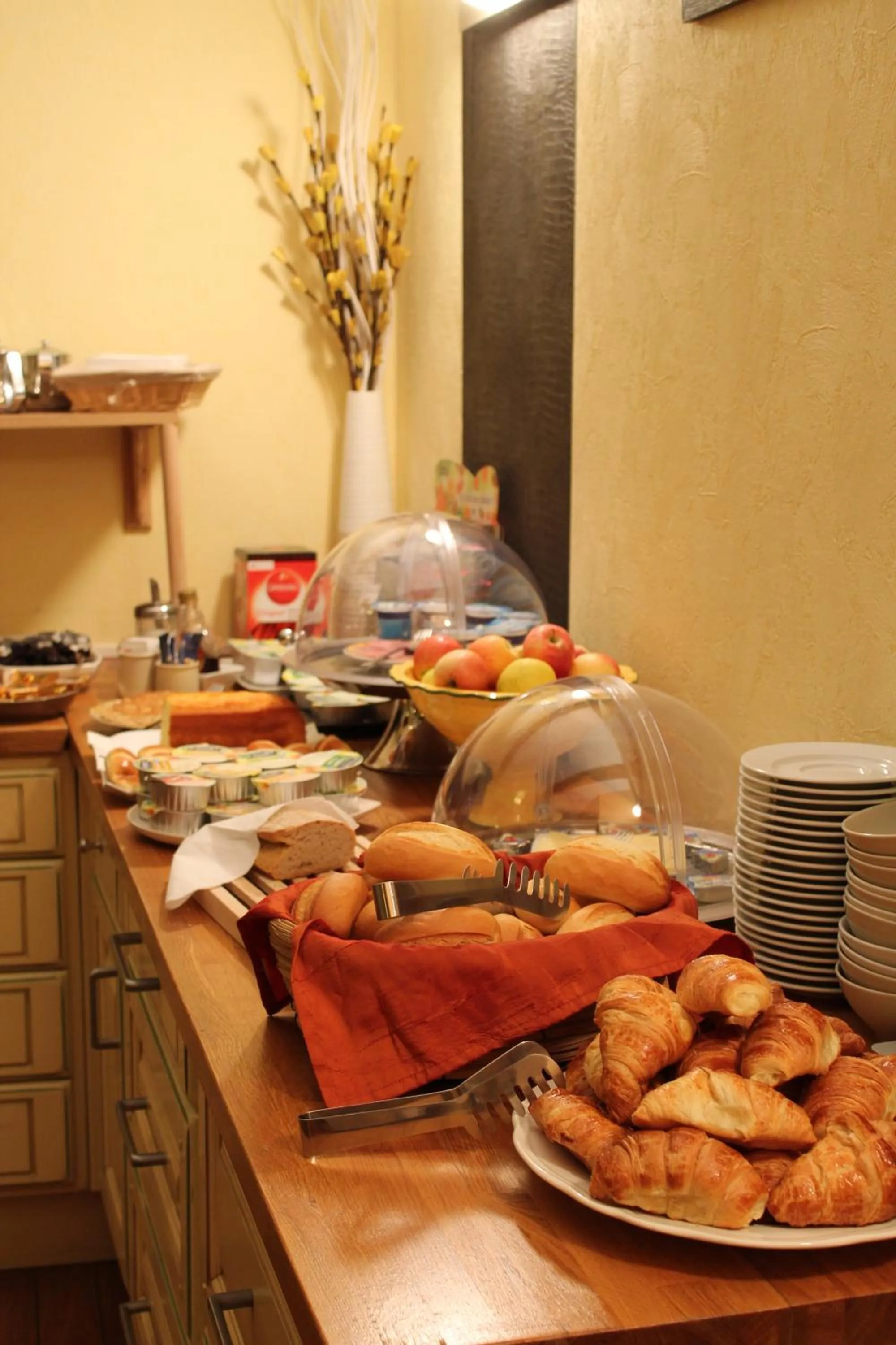 Buffet breakfast in Hotel Le Jacquemart