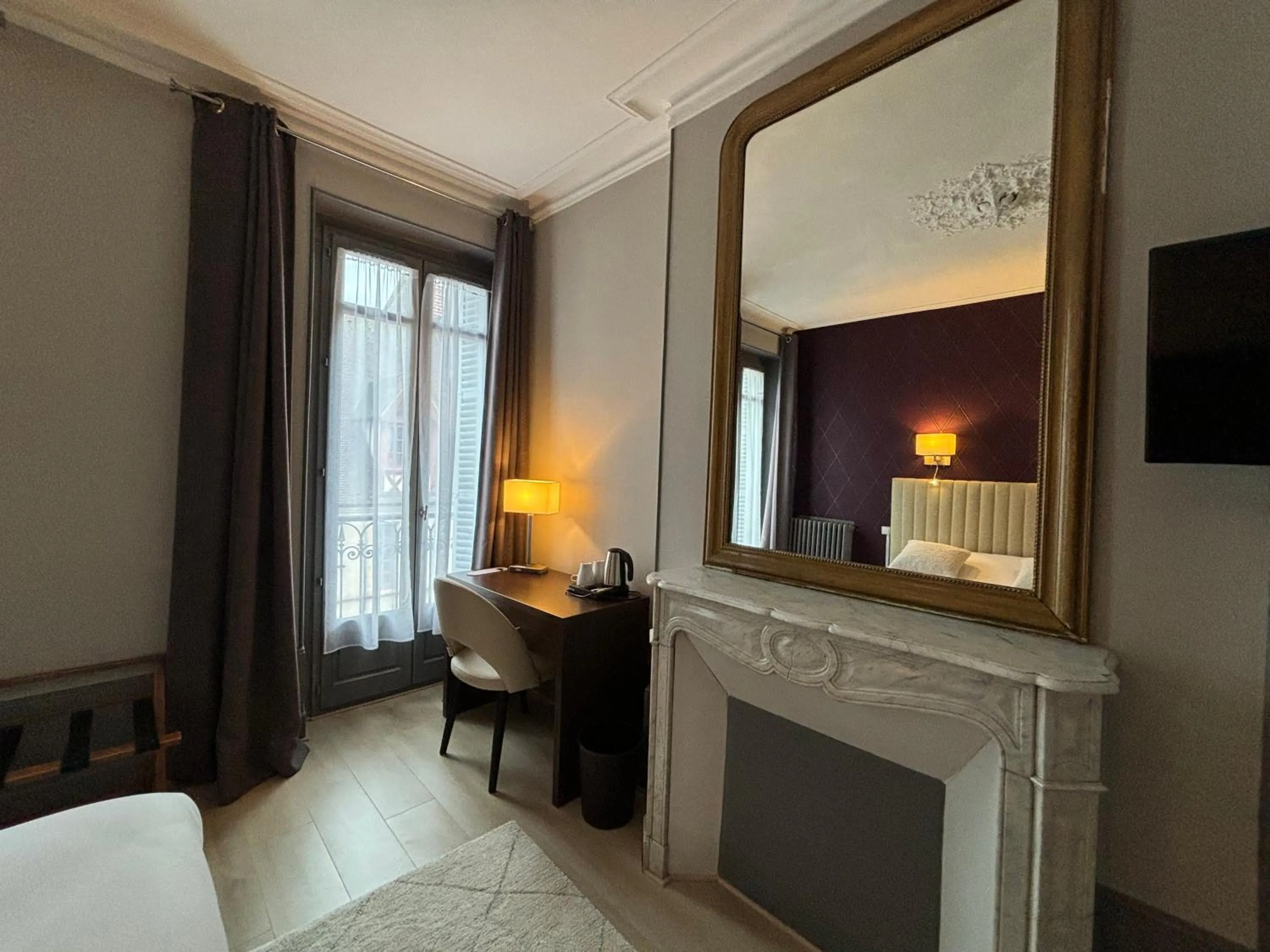 Photo of the whole room, Bed in Hotel Le Jacquemart