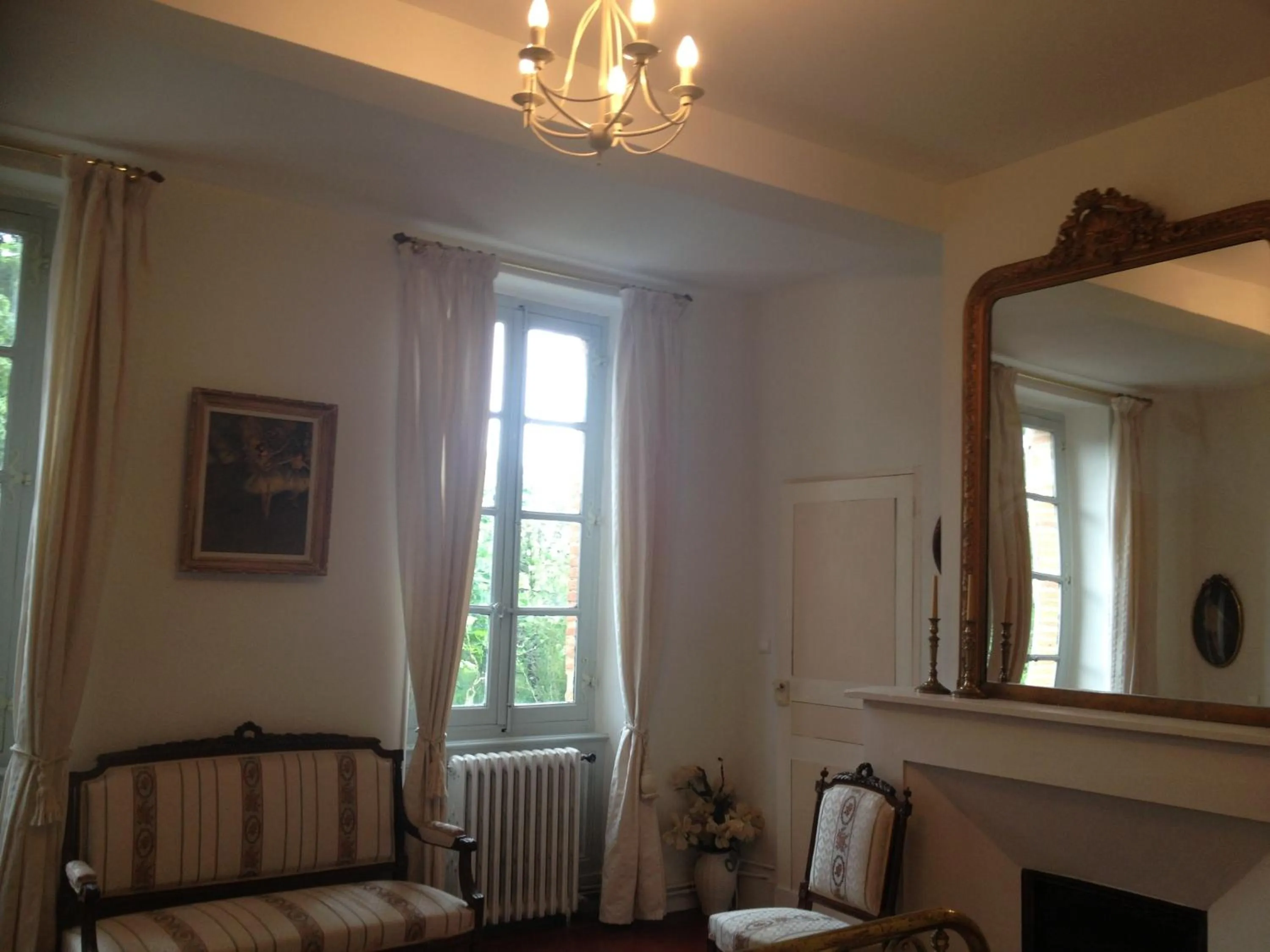 Pool view in Le Moulin du Carla