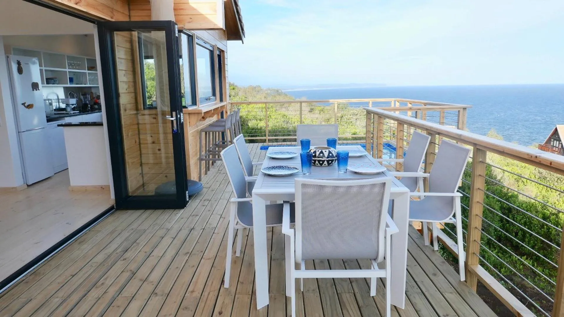 Sea view in Earth Wind and Ocean 33