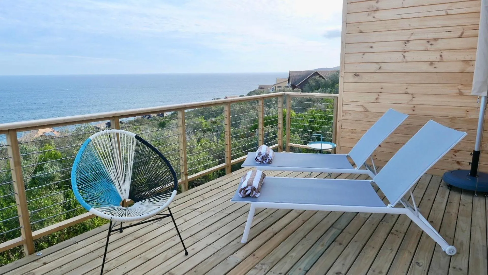 Sea view in Earth Wind and Ocean 33