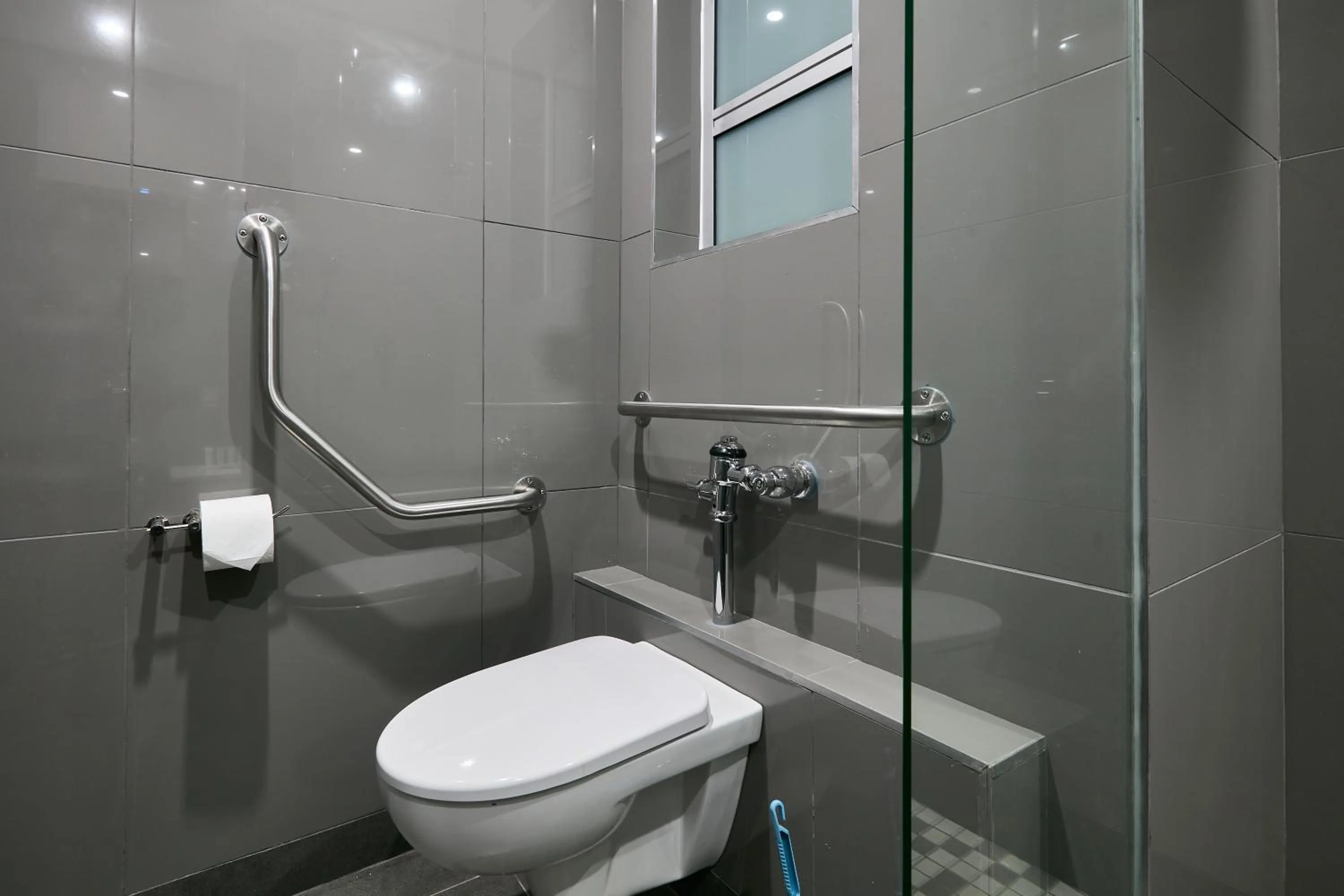 Bathroom in Kalahari Arms Hotel