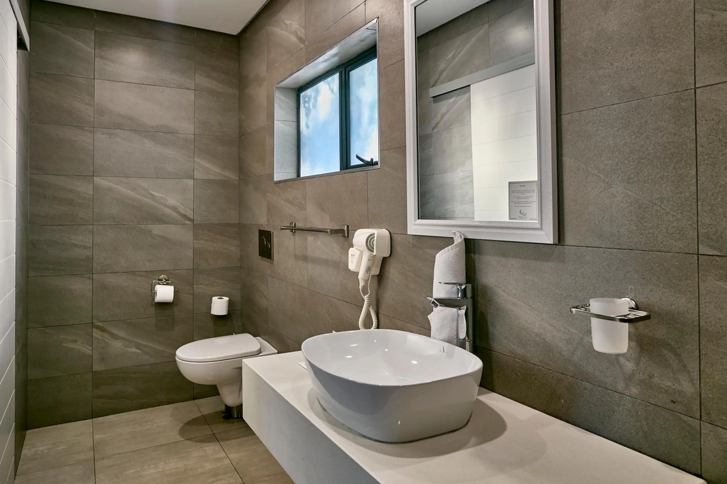 Bathroom in Kalahari Arms Hotel