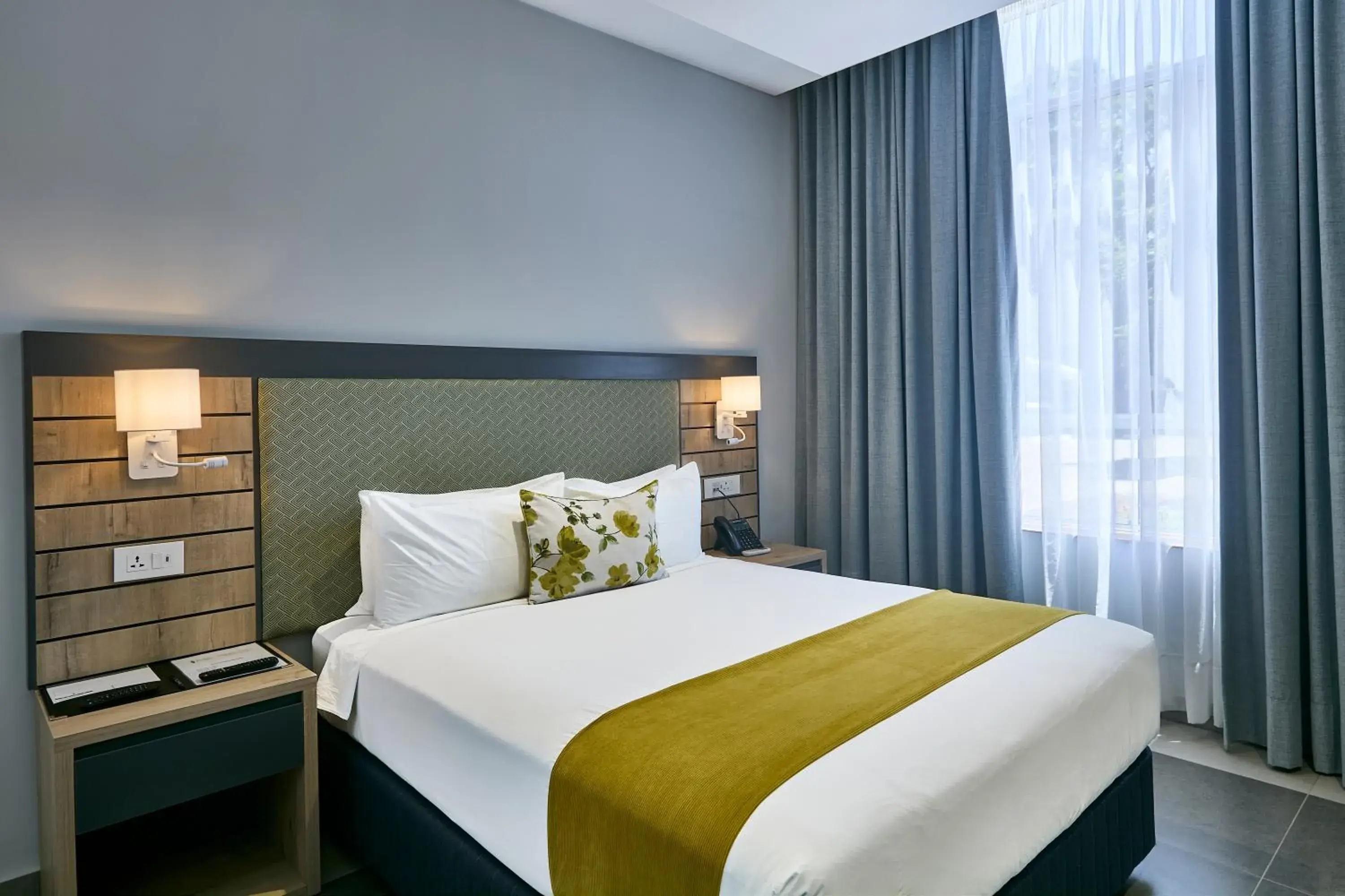 Bedroom, Bed in Kalahari Arms Hotel Bedroom, Bed in Kalahari Arms Hotel