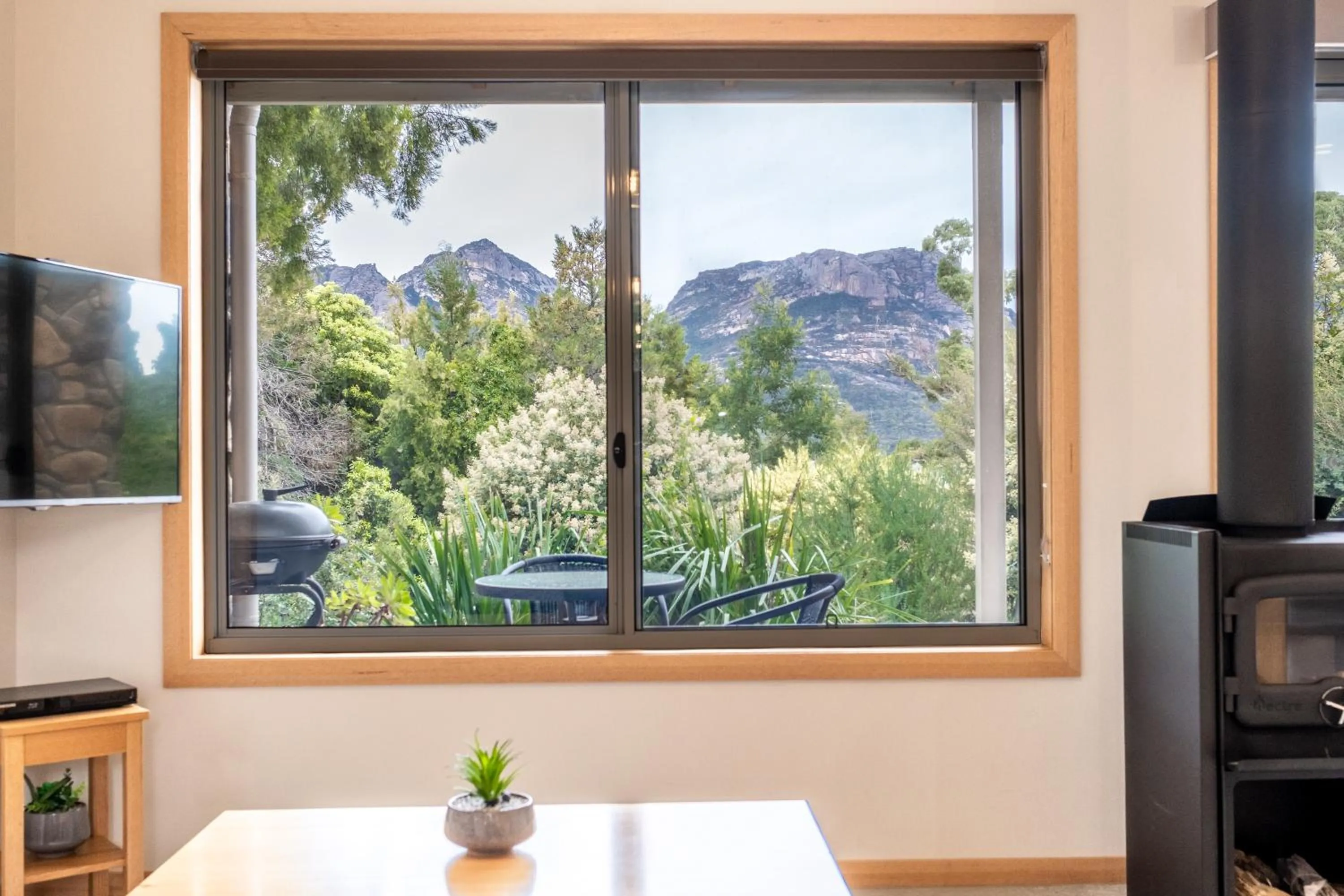 Freycinet Stone Studio 6 - Mica