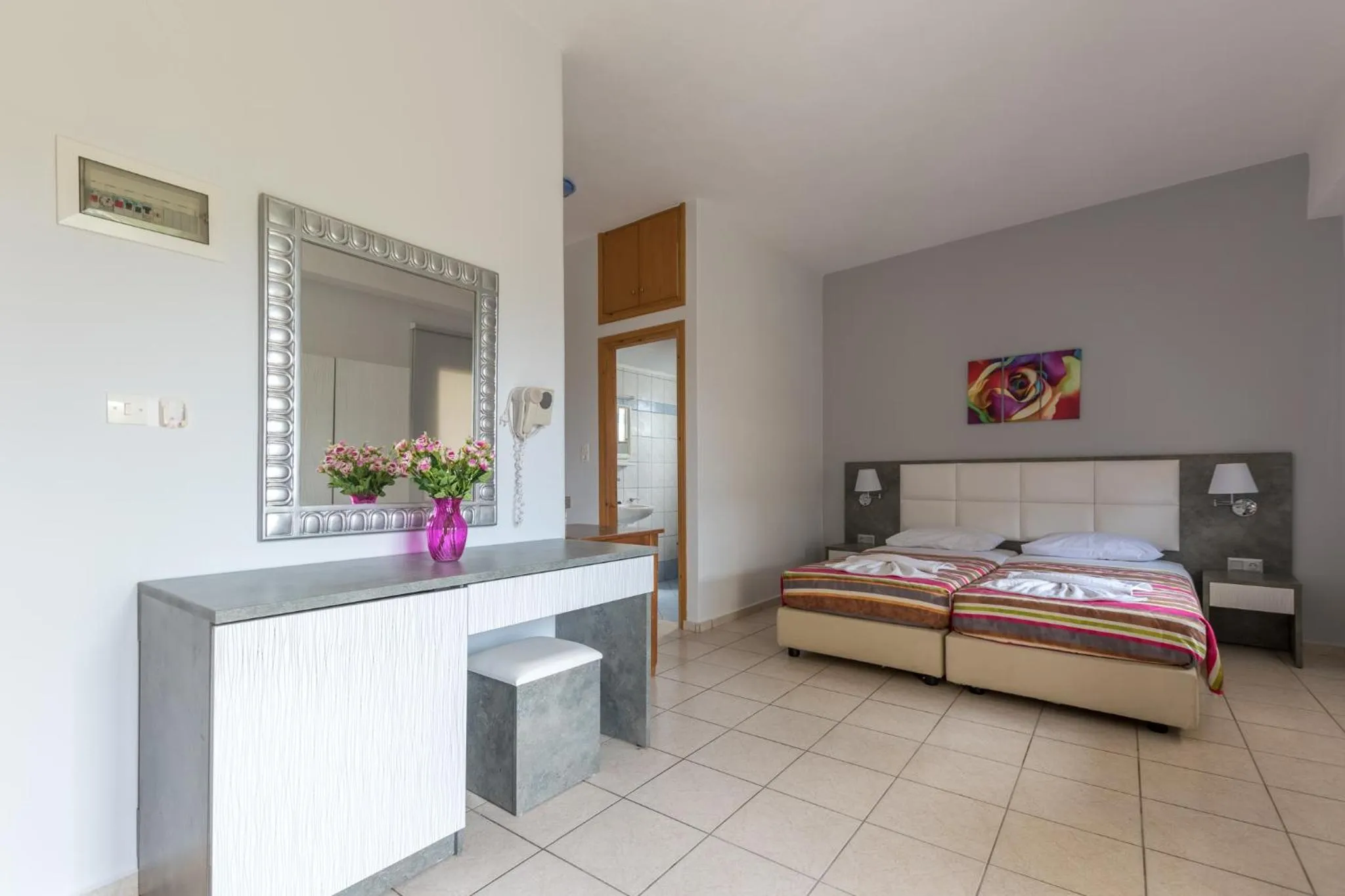 Shower, Bed in Maria Hotel Sisi