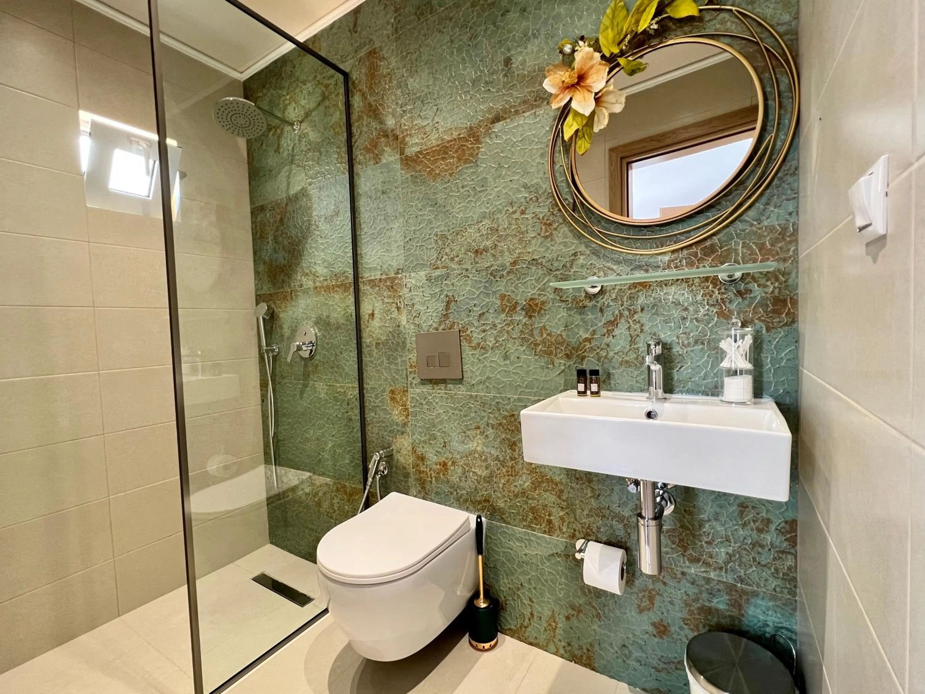 Shower in Maria Hotel Sisi