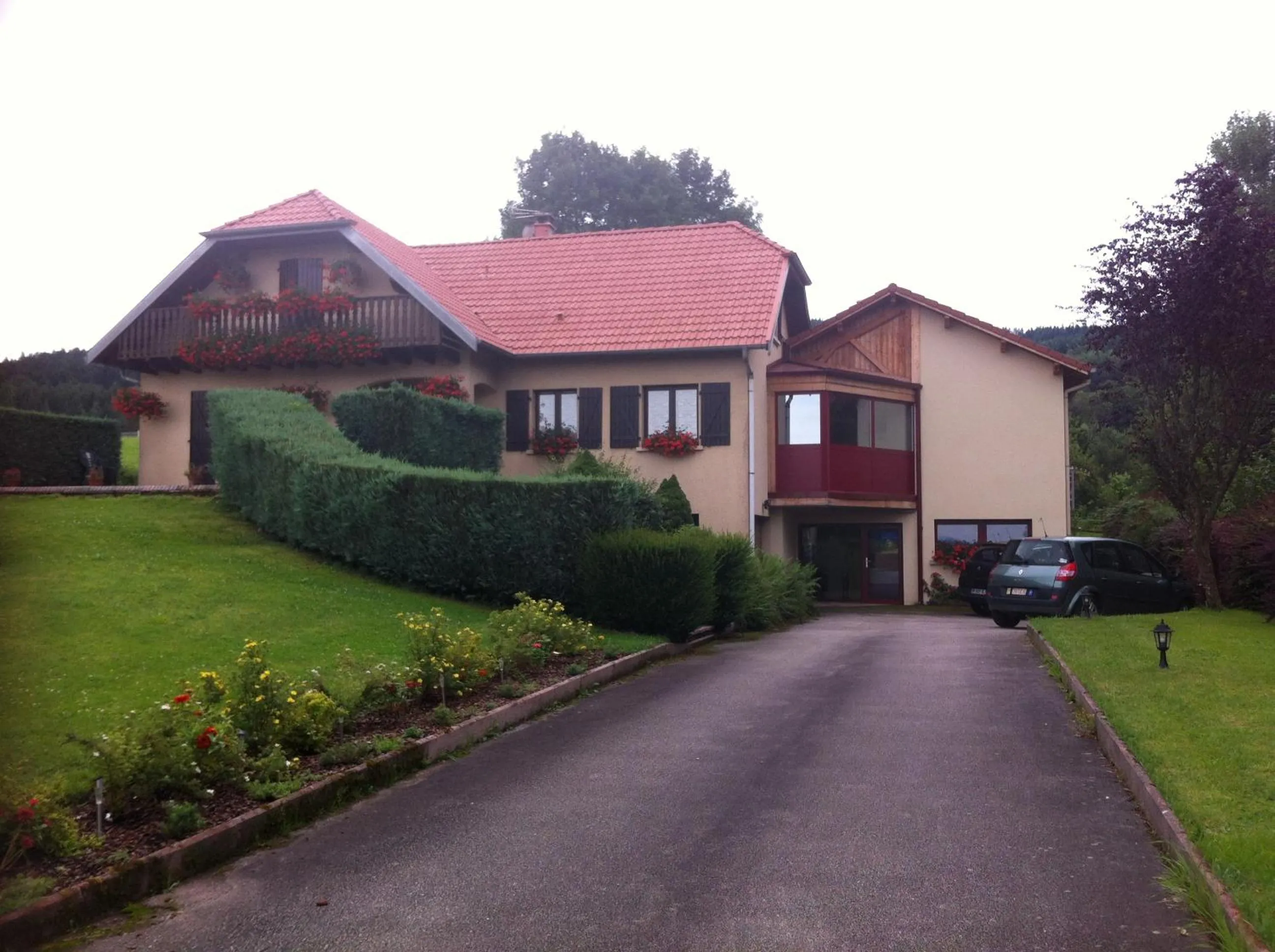 Facade/entrance in Le Clos des Aulnes