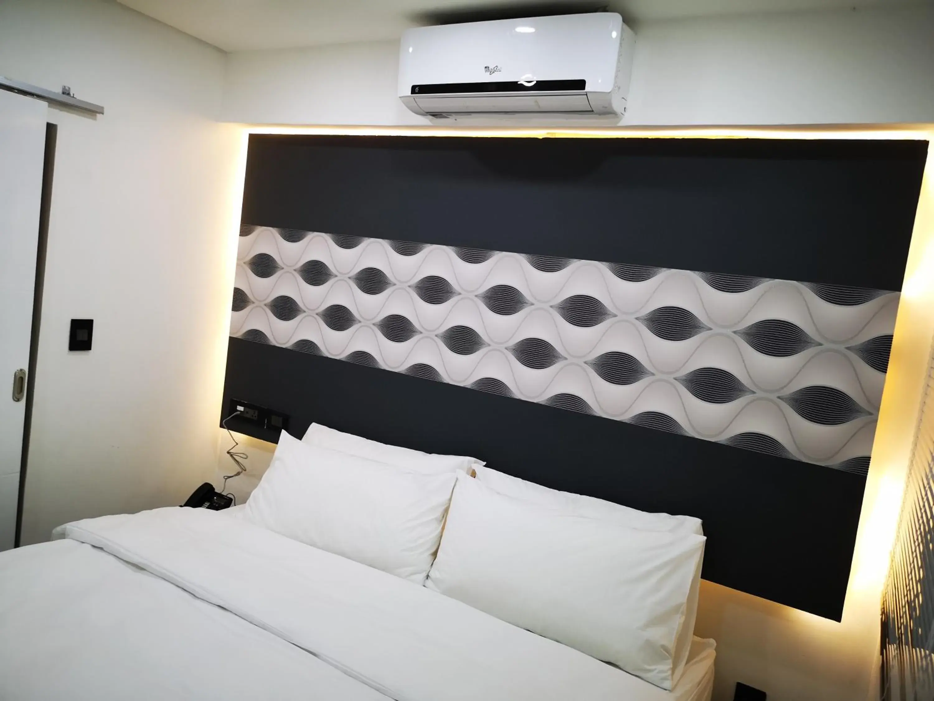 Double Room in Jardim das Acácias Double Room in Jardim das Acácias