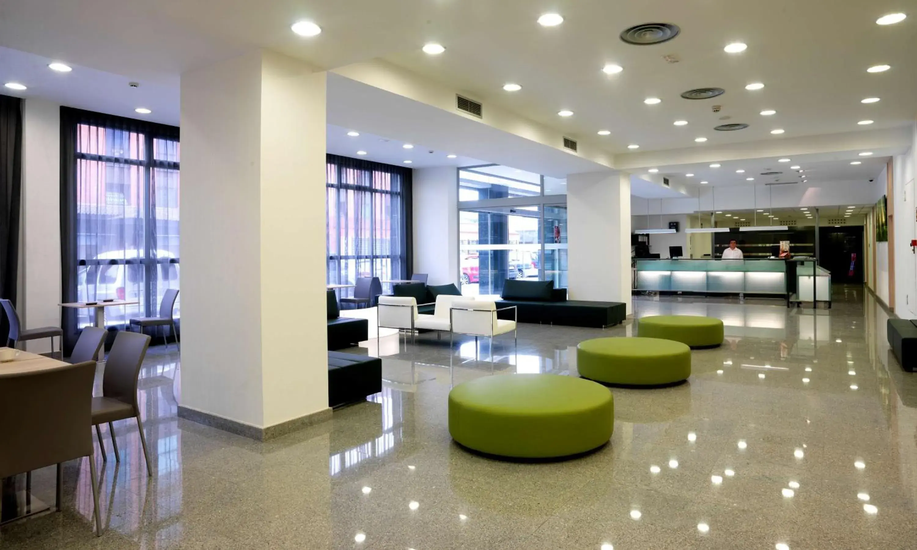 Lobby or reception in NH La Avanzada Lobby or reception in NH La Avanzada