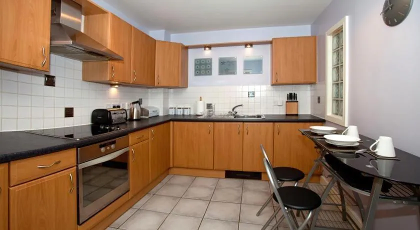Kitchen or kitchenette in Riverbank View Three Bedroom Apartment with Free Parking