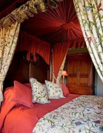 Decorative detail, Bed in Castle House B and B