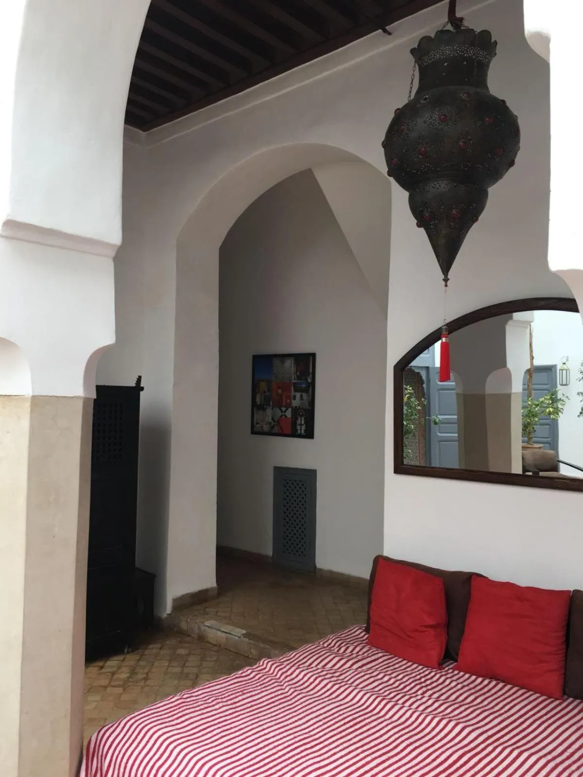 Facade/entrance, Bed in Riad Tizwa Marrakech