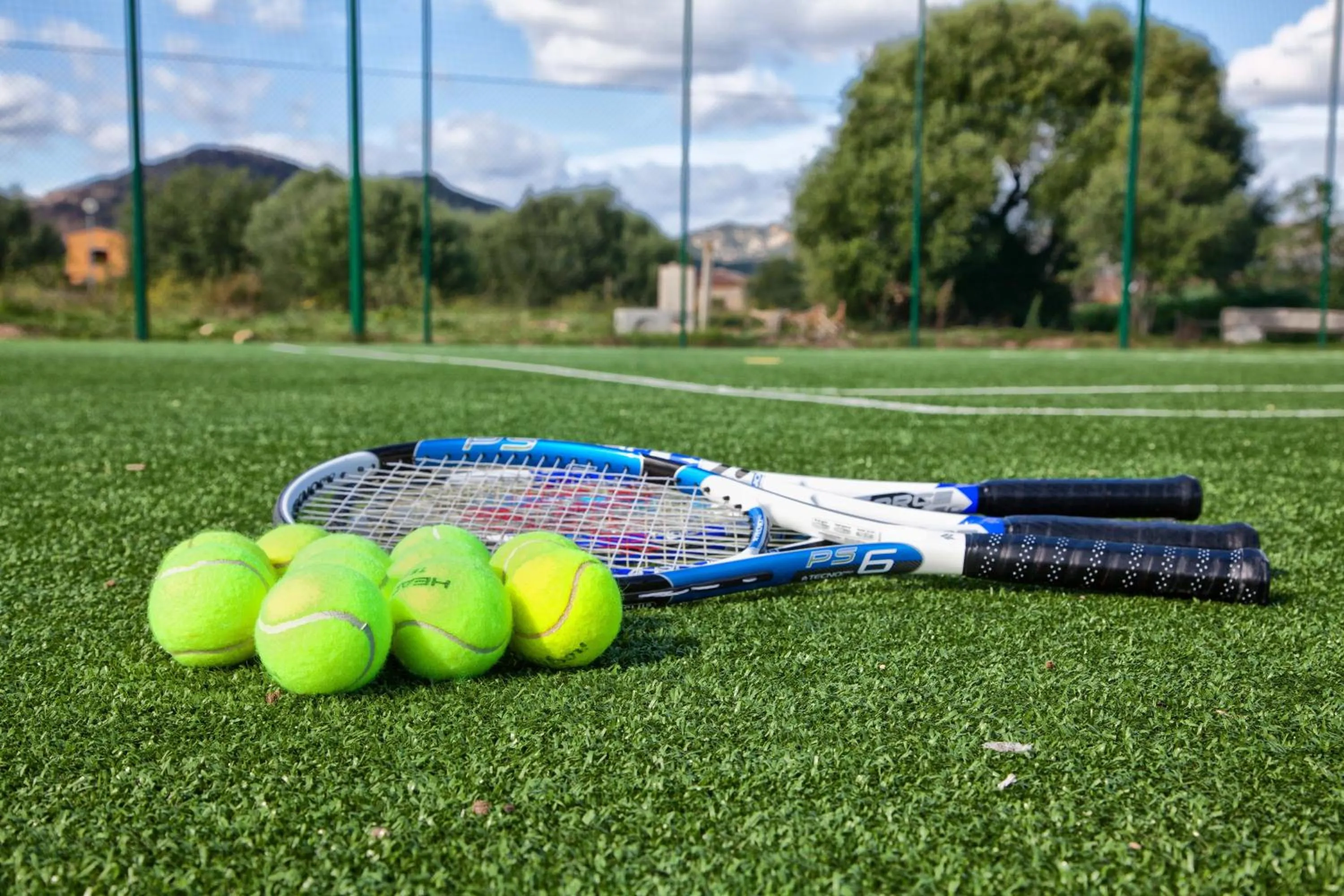 Tennis court in Terradimare Resort&Spa