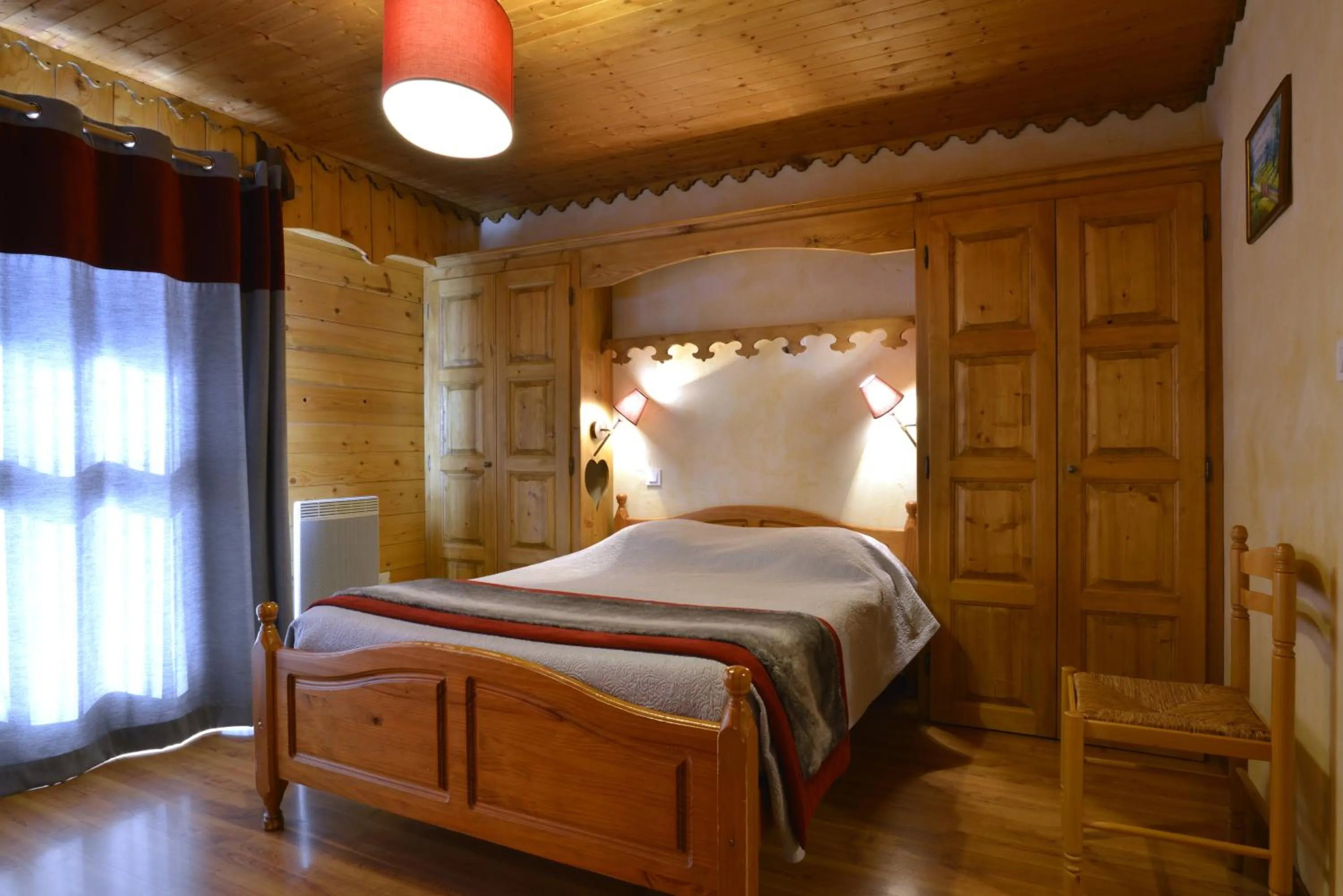 Bedroom, Bed in Hotel Le Ferraillon