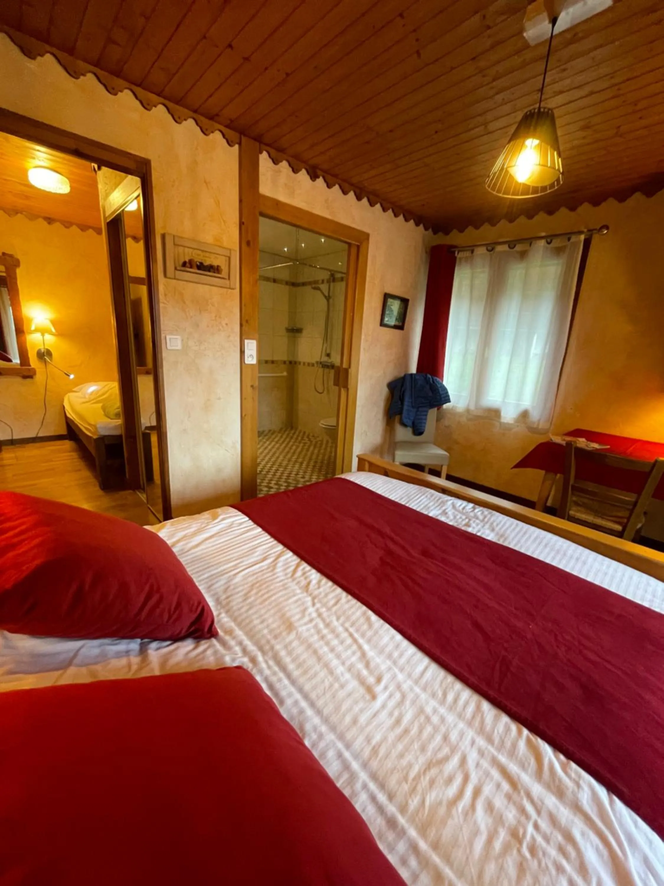Bed in Hotel Le Ferraillon