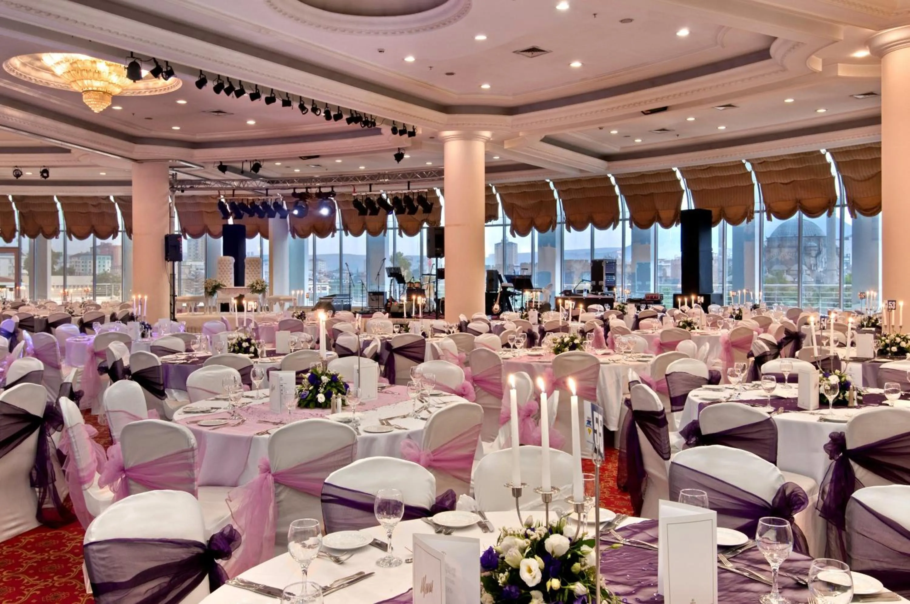 Restaurant/places to eat in Wyndham Grand Kayseri
