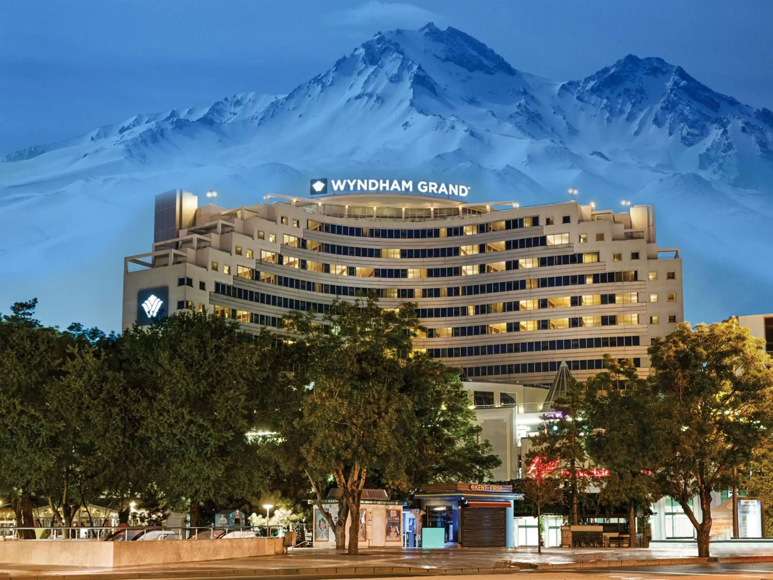 Property building in Wyndham Grand Kayseri Property building in Wyndham Grand Kayseri